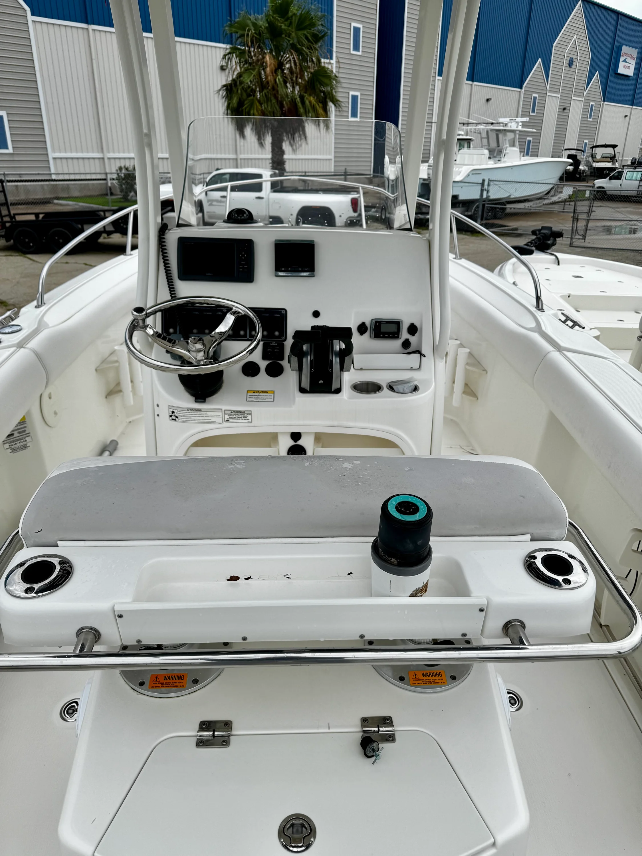 2016 Boston Whaler 220 OUTRAGE Image Thumbnail #10