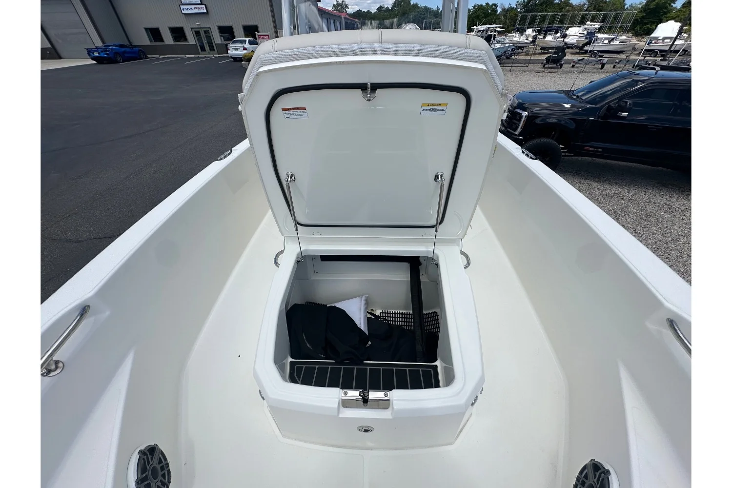 2023 Boston Whaler 220 DAUNTLESS Image Thumbnail #13