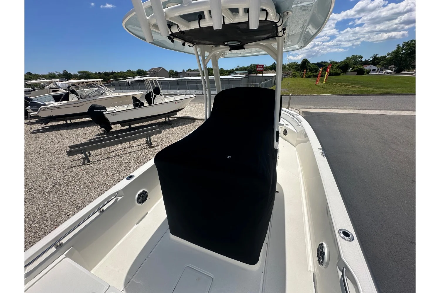 2023 Boston Whaler 220 DAUNTLESS Image Thumbnail #18