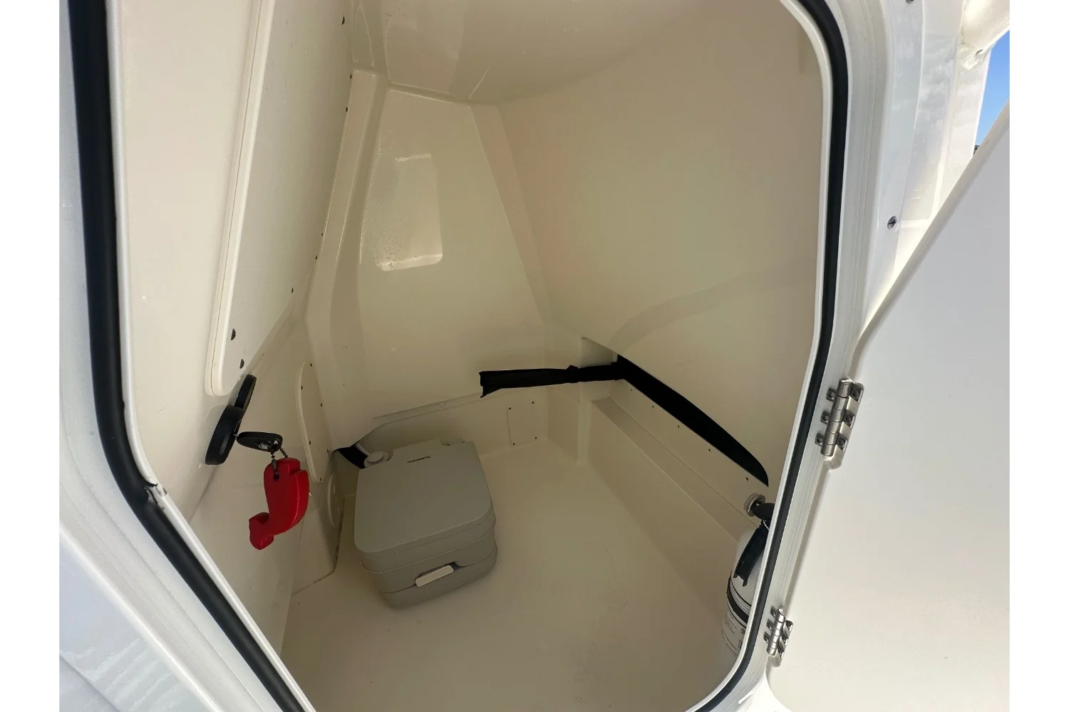 2023 Boston Whaler 220 DAUNTLESS Image Thumbnail #11