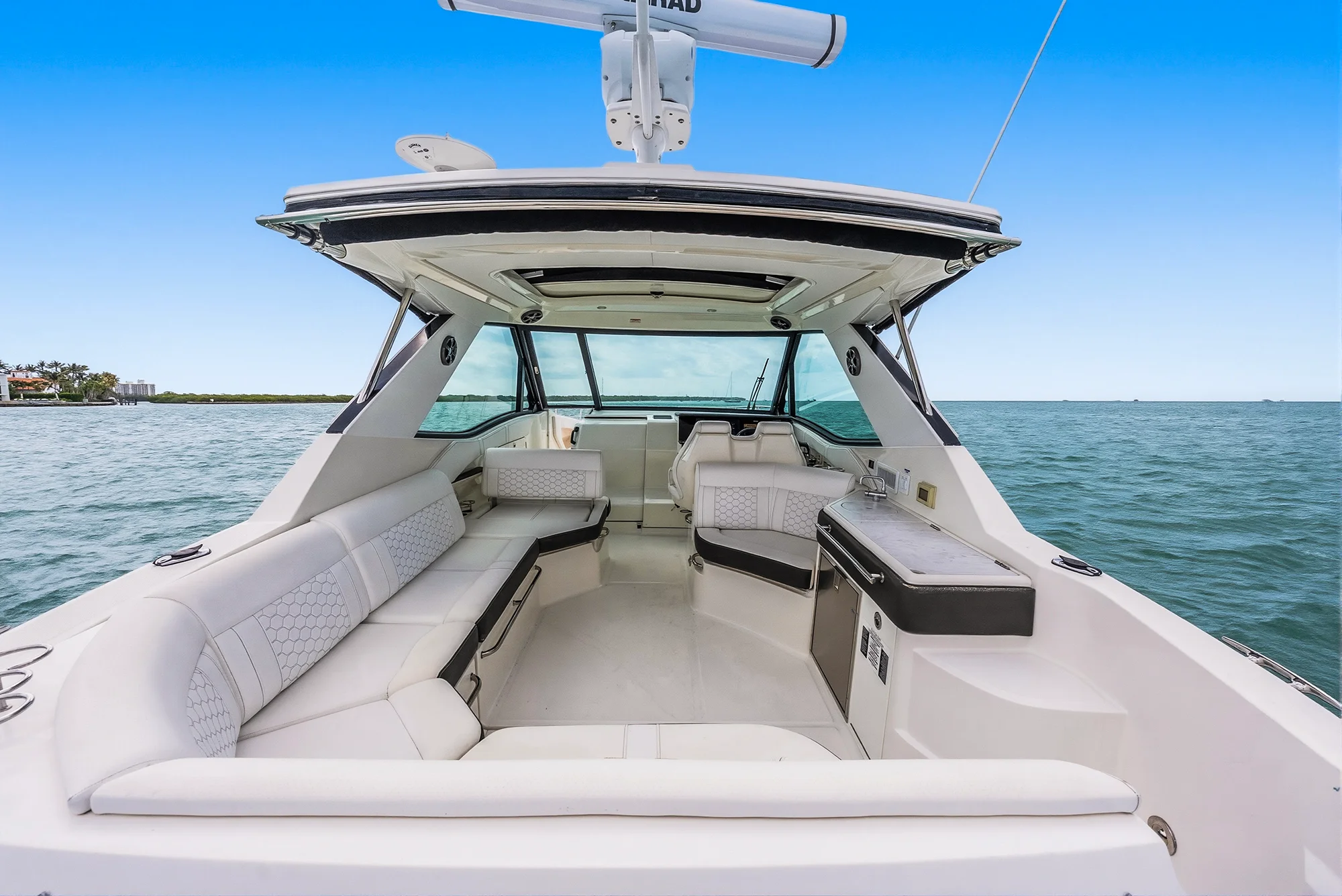 2022 Sea Ray 320 DA OB Image Thumbnail #52