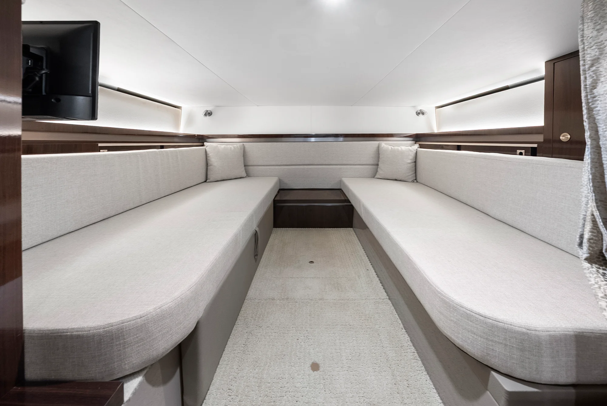 2022 Sea Ray 320 DA OB Image Thumbnail #85