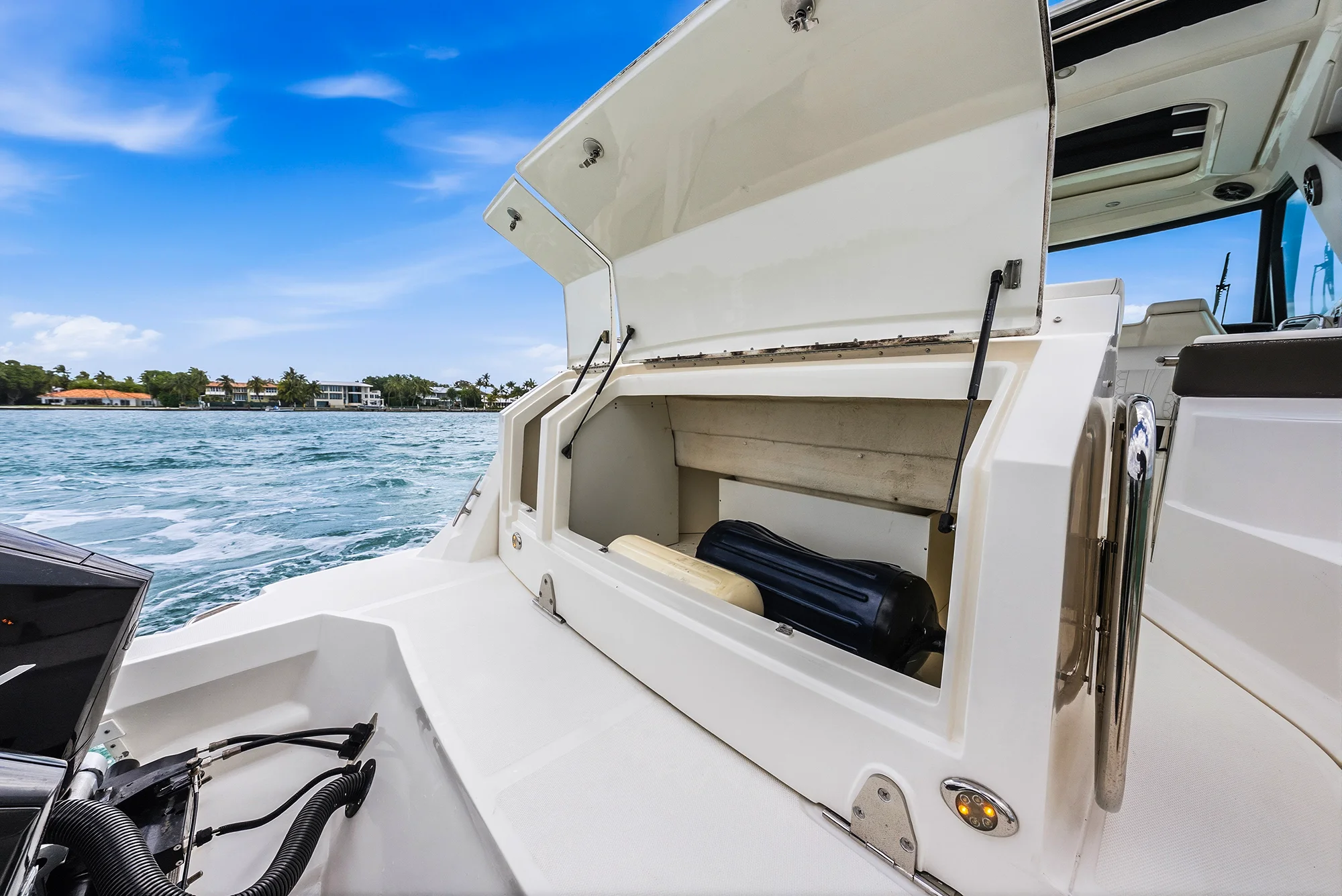 2022 Sea Ray 320 DA OB Image Thumbnail #66