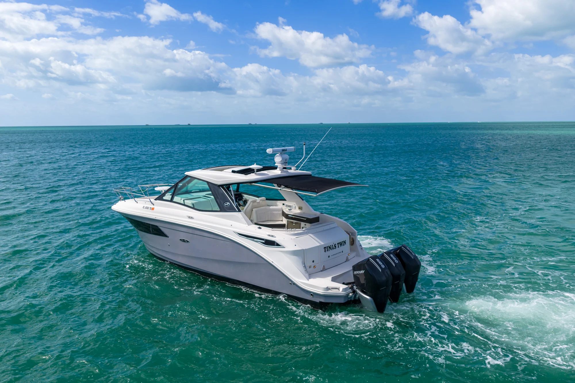 2022 Sea Ray 320 DA OB Image Thumbnail #2