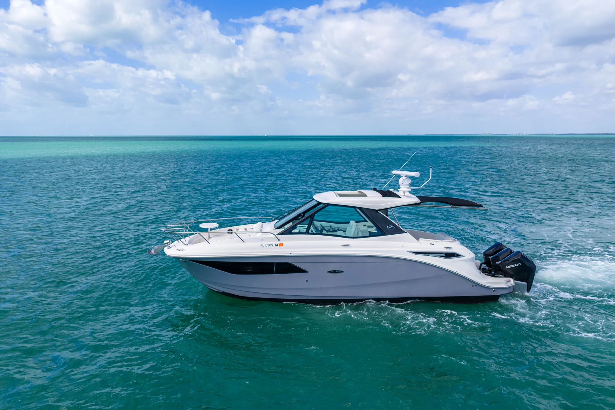 2022 Sea Ray 320 DA OB Image Thumbnail #0