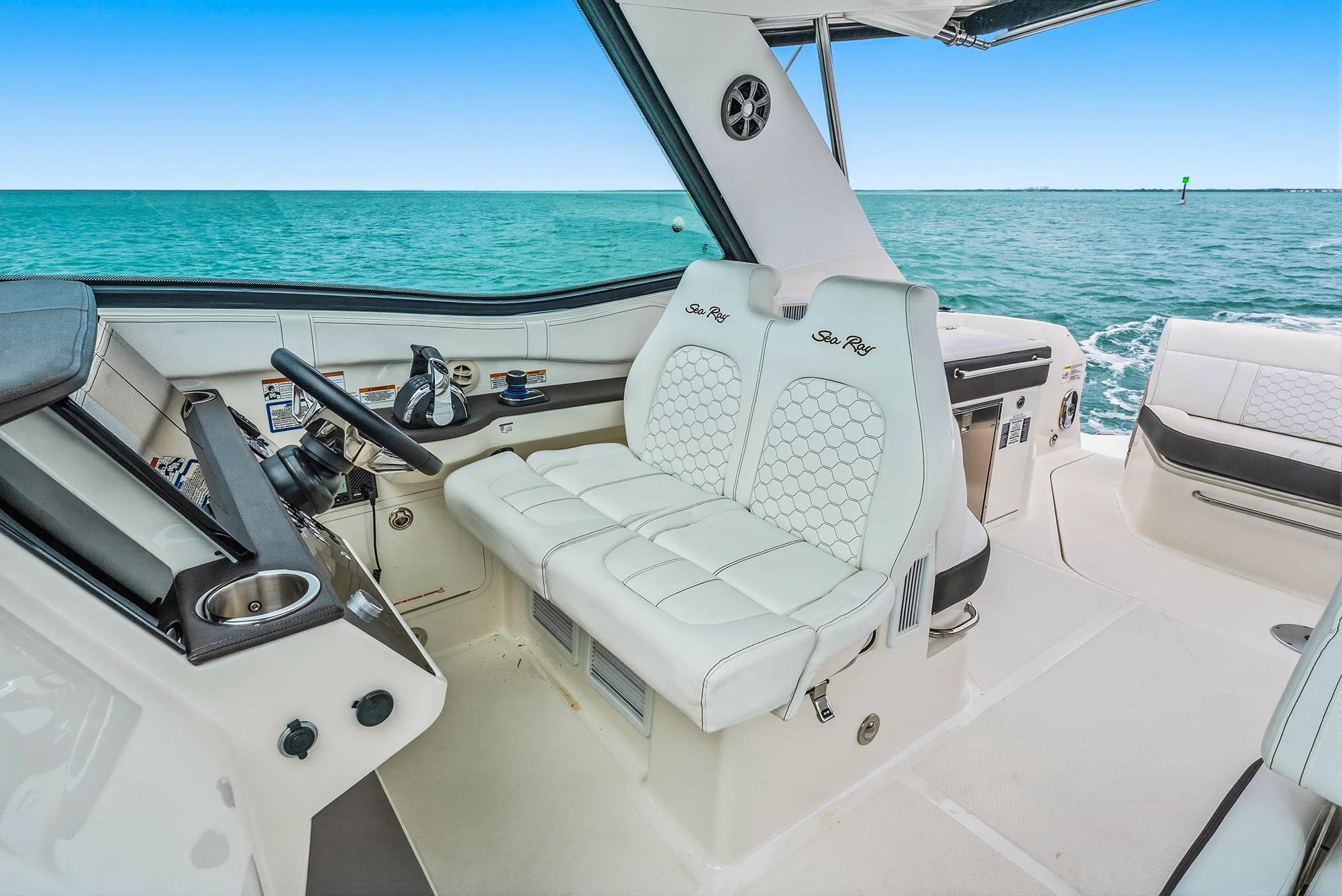 2022 Sea Ray 320 DA OB Image Thumbnail #27