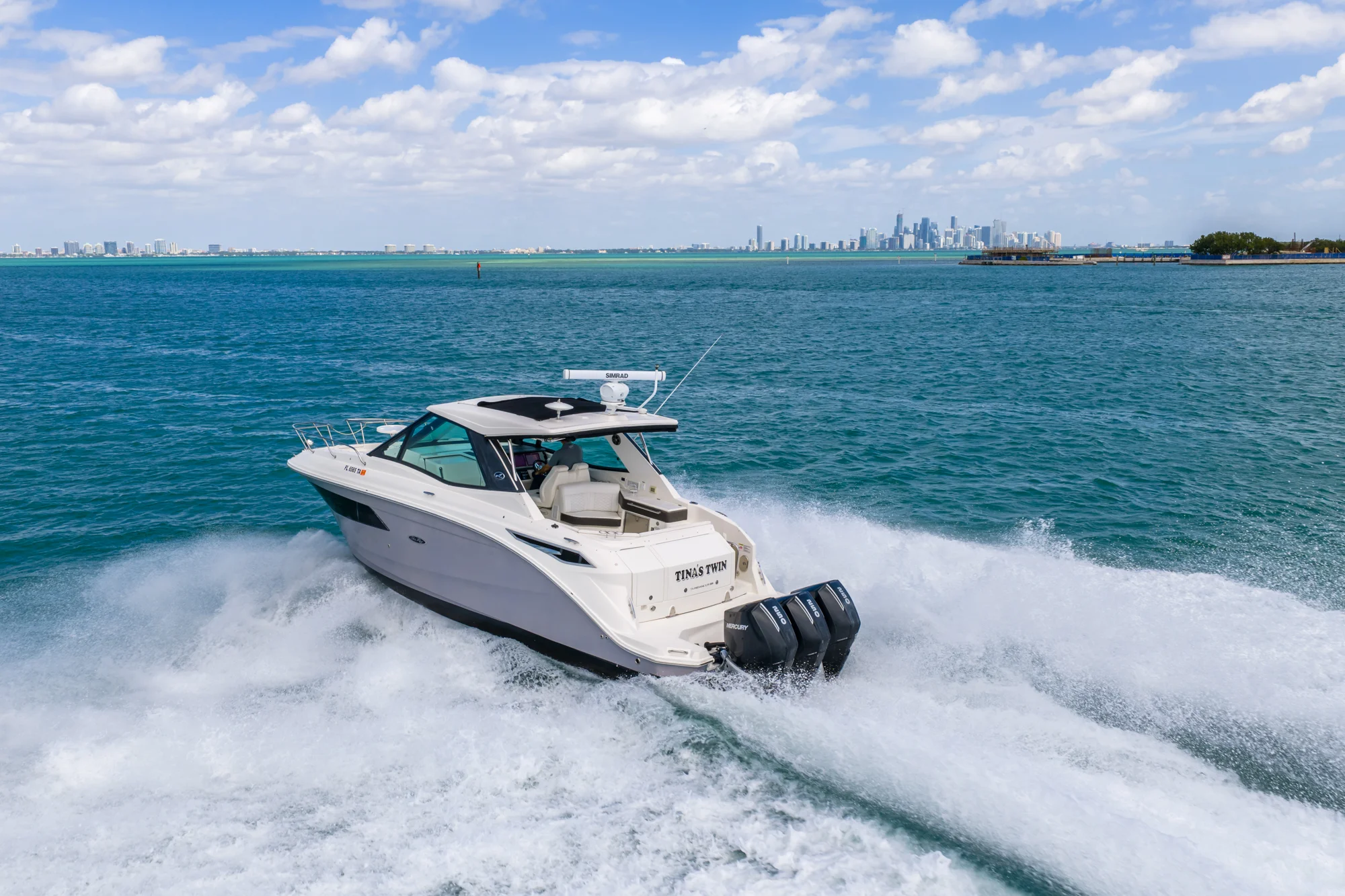 2022 Sea Ray 320 DA OB Image Thumbnail #11