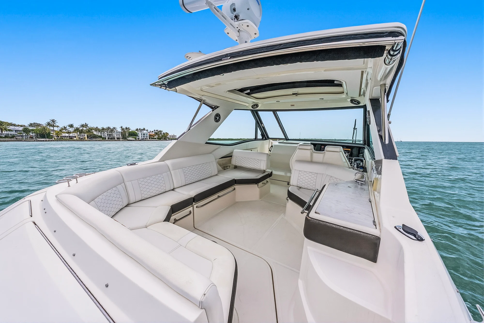 2022 Sea Ray 320 DA OB Image Thumbnail #53