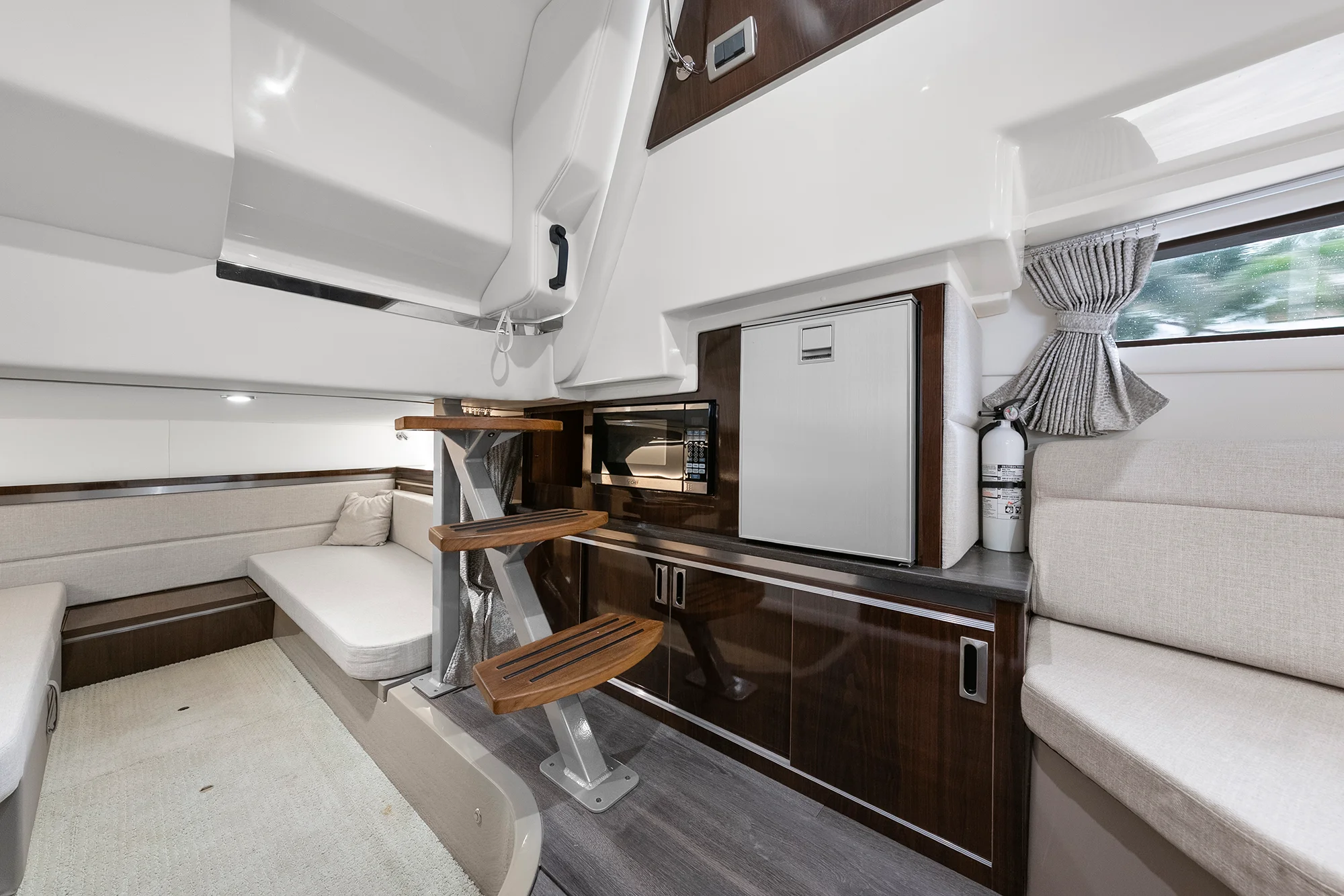 2022 Sea Ray 320 DA OB Image Thumbnail #83