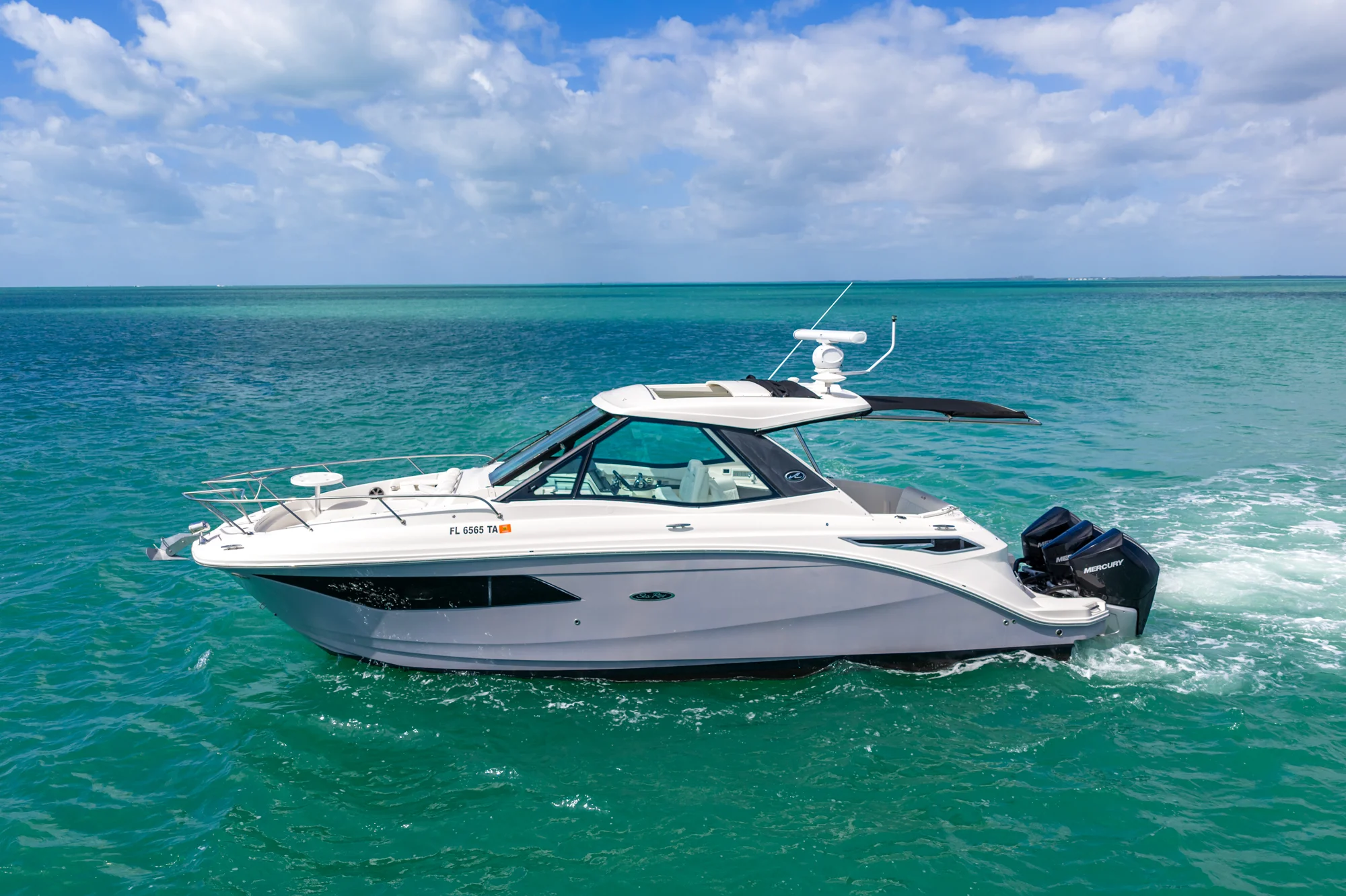2022 Sea Ray 320 DA OB Image Thumbnail #1