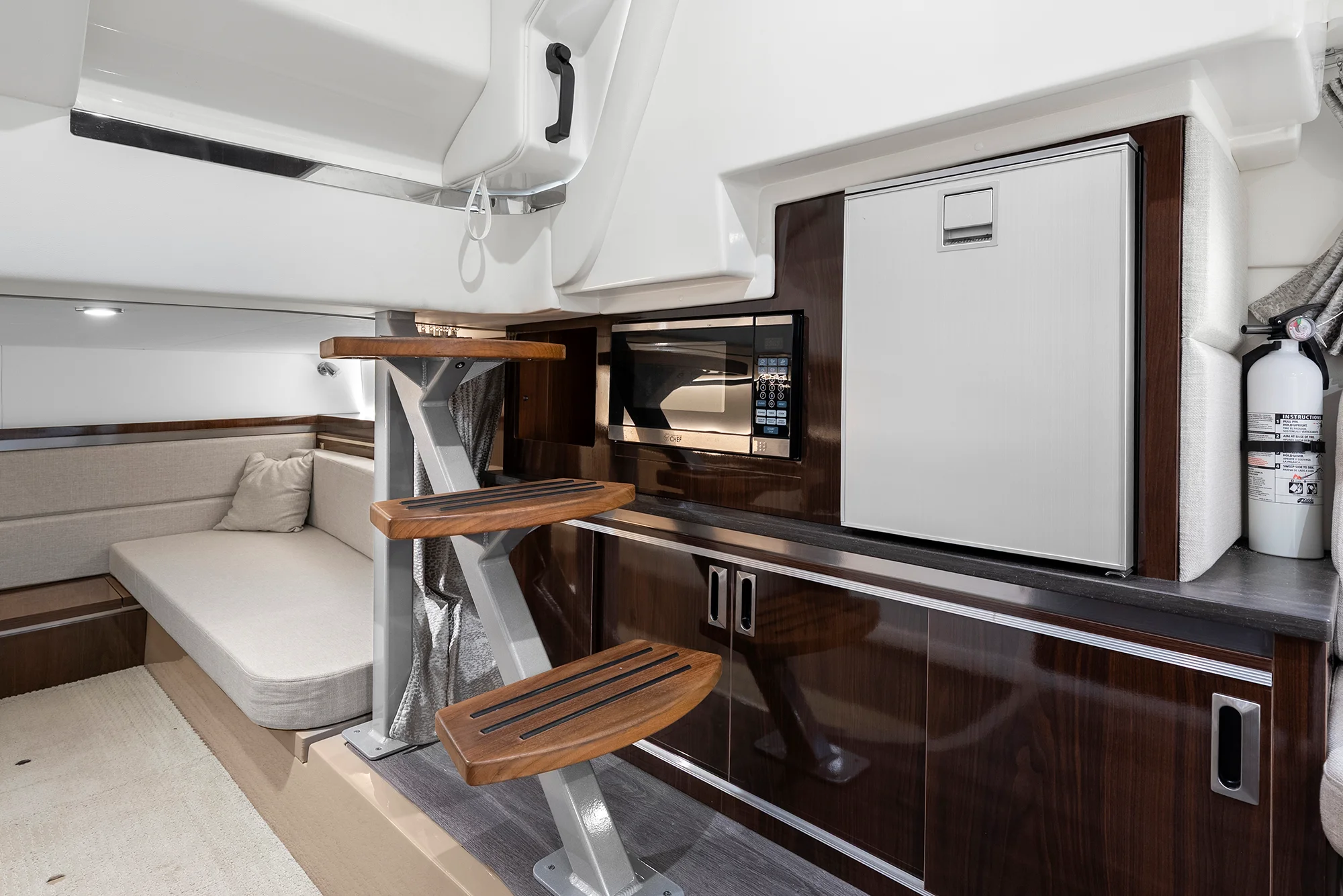 2022 Sea Ray 320 DA OB Image Thumbnail #84