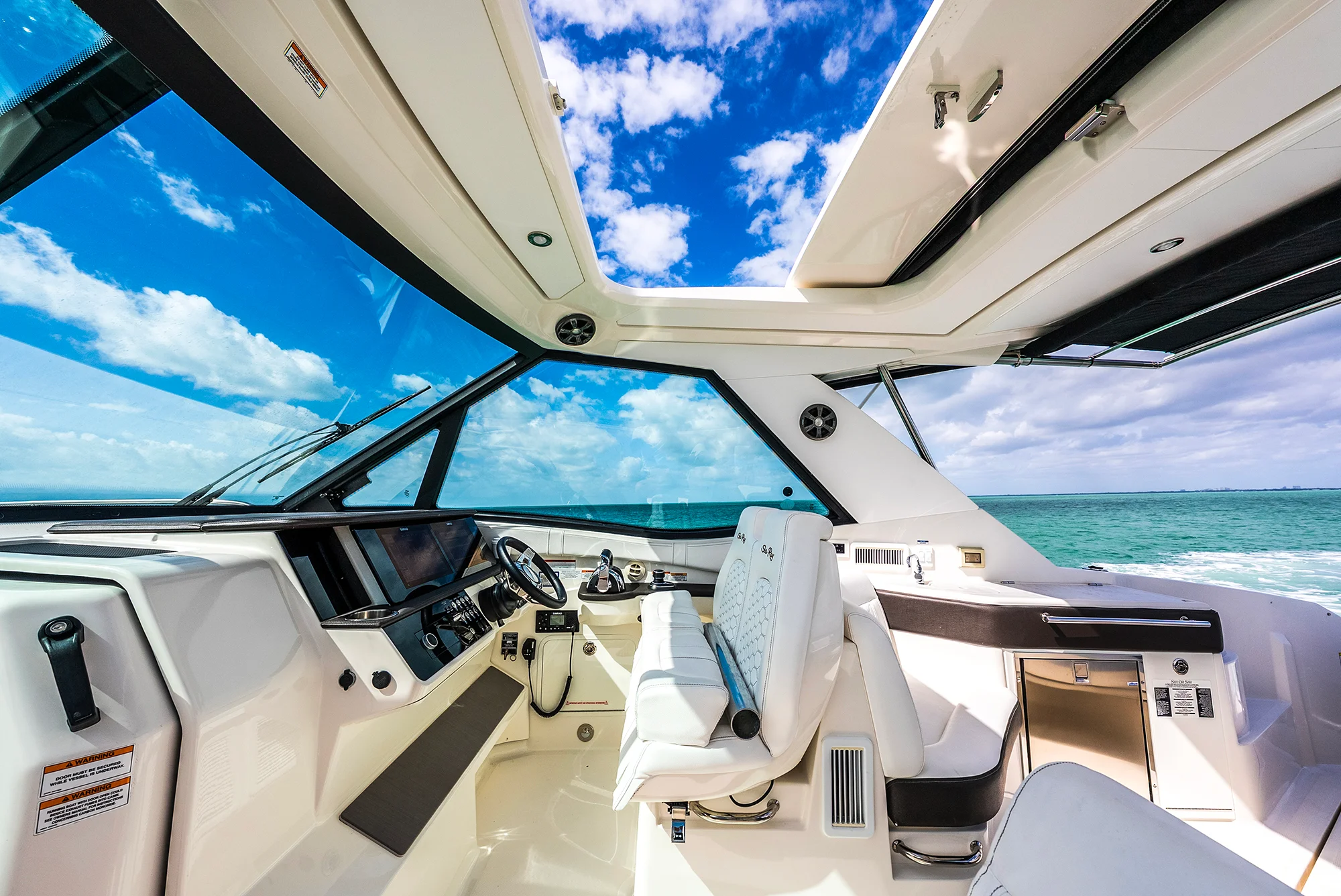 2022 Sea Ray 320 DA OB Image Thumbnail #36