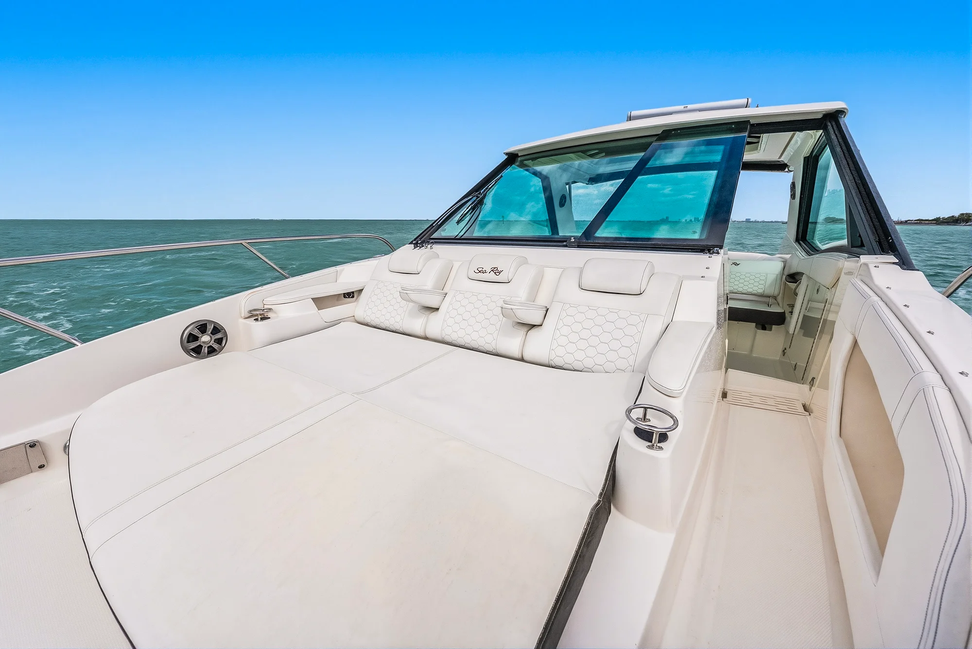 2022 Sea Ray 320 DA OB Image Thumbnail #70