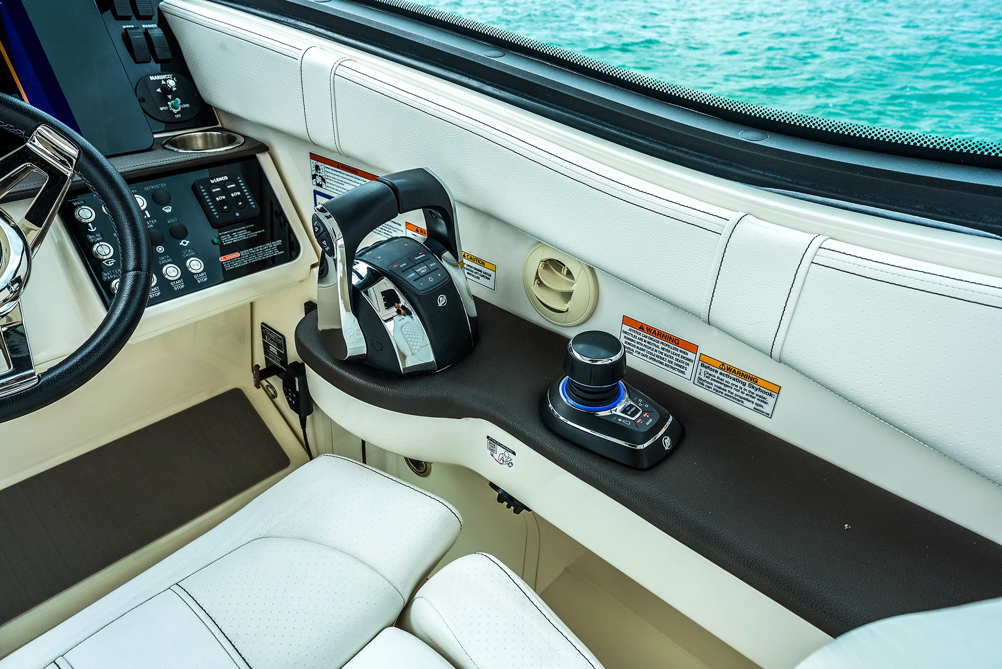 2022 Sea Ray 320 DA OB Image Thumbnail #25