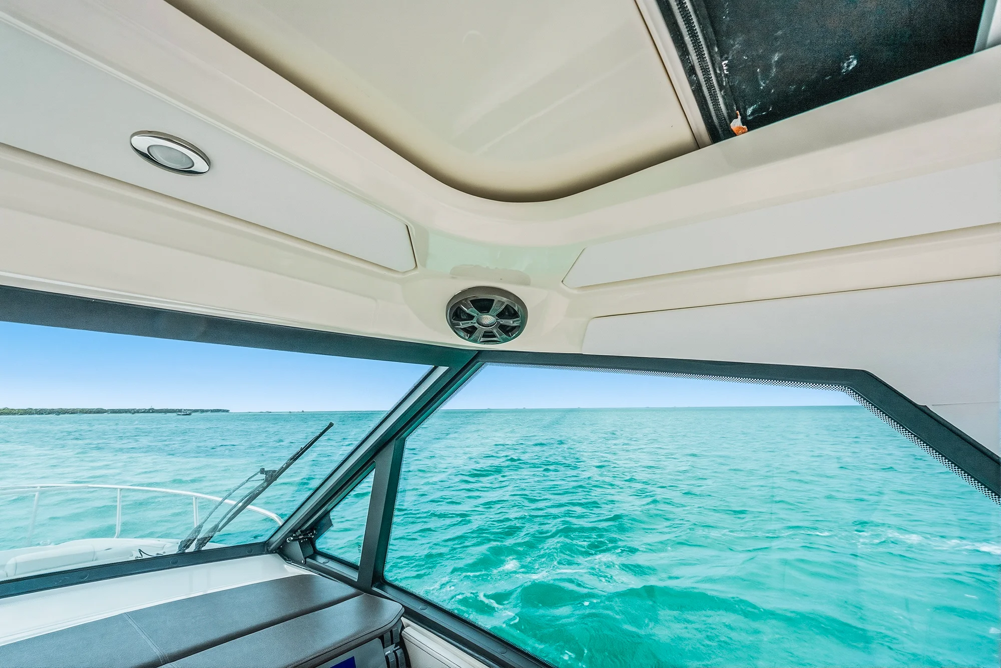2022 Sea Ray 320 DA OB Image Thumbnail #60