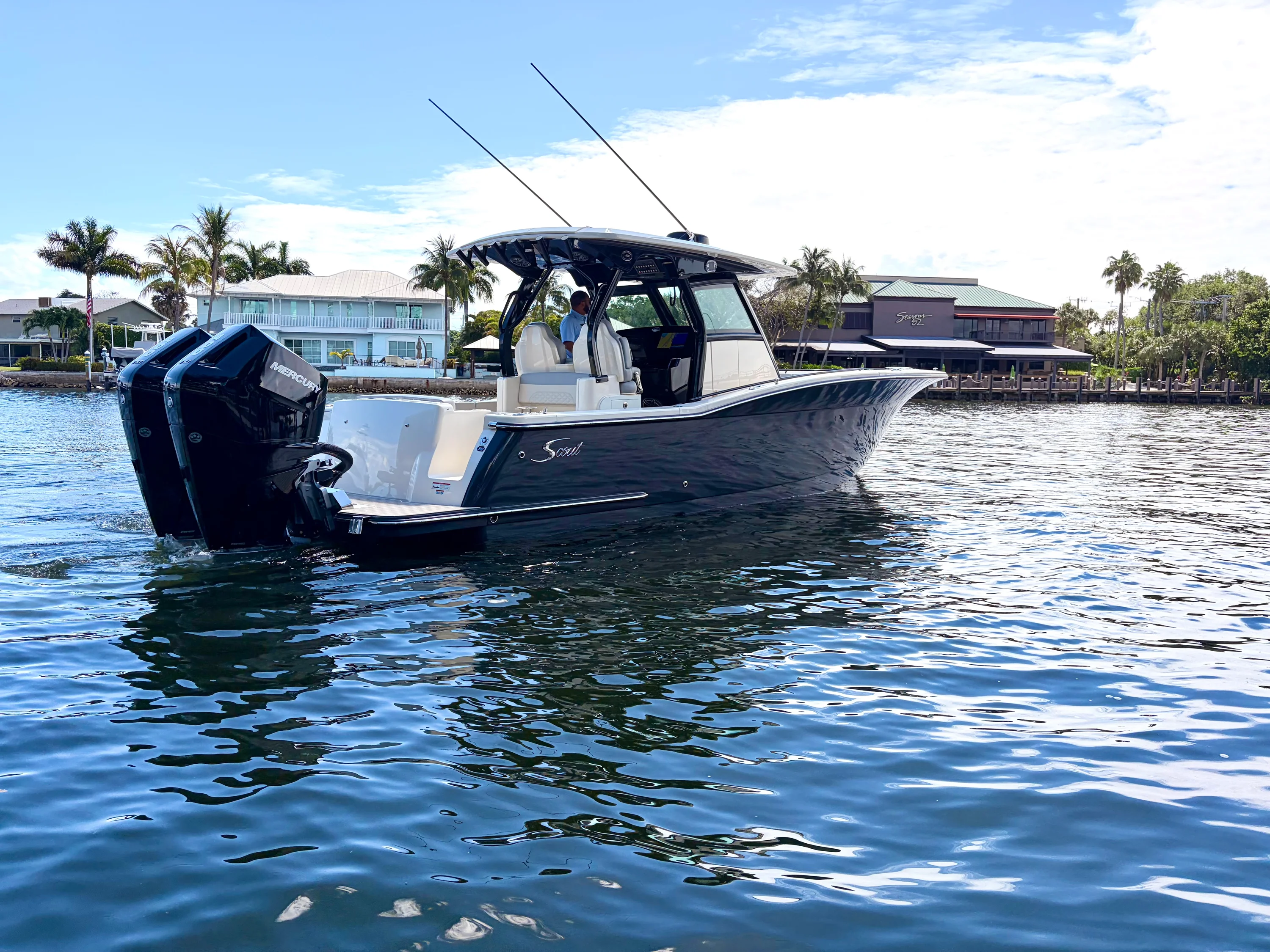 2025 Scout 330 LXF Image Thumbnail #1