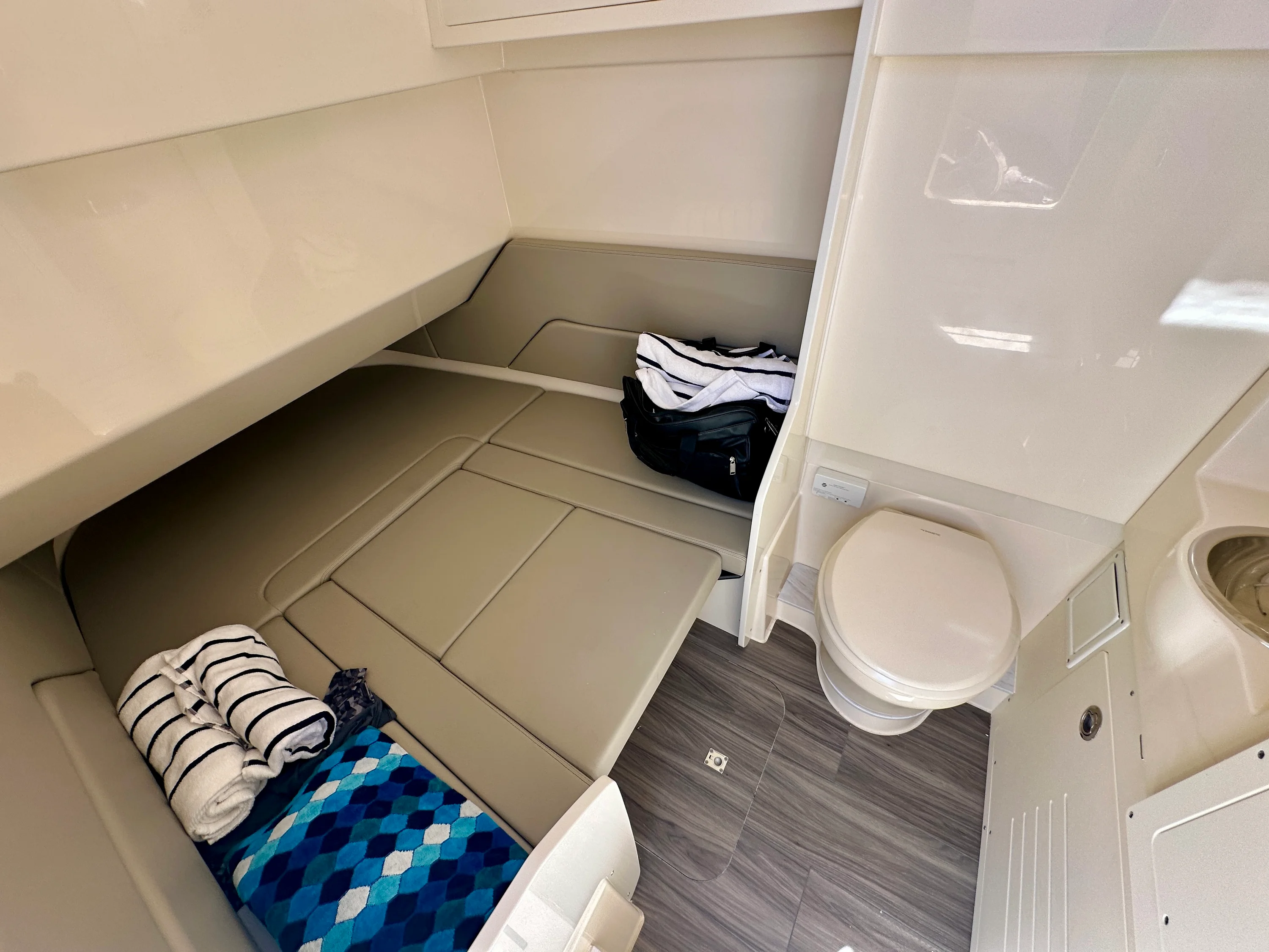 2025 Scout 330 LXF Image Thumbnail #38