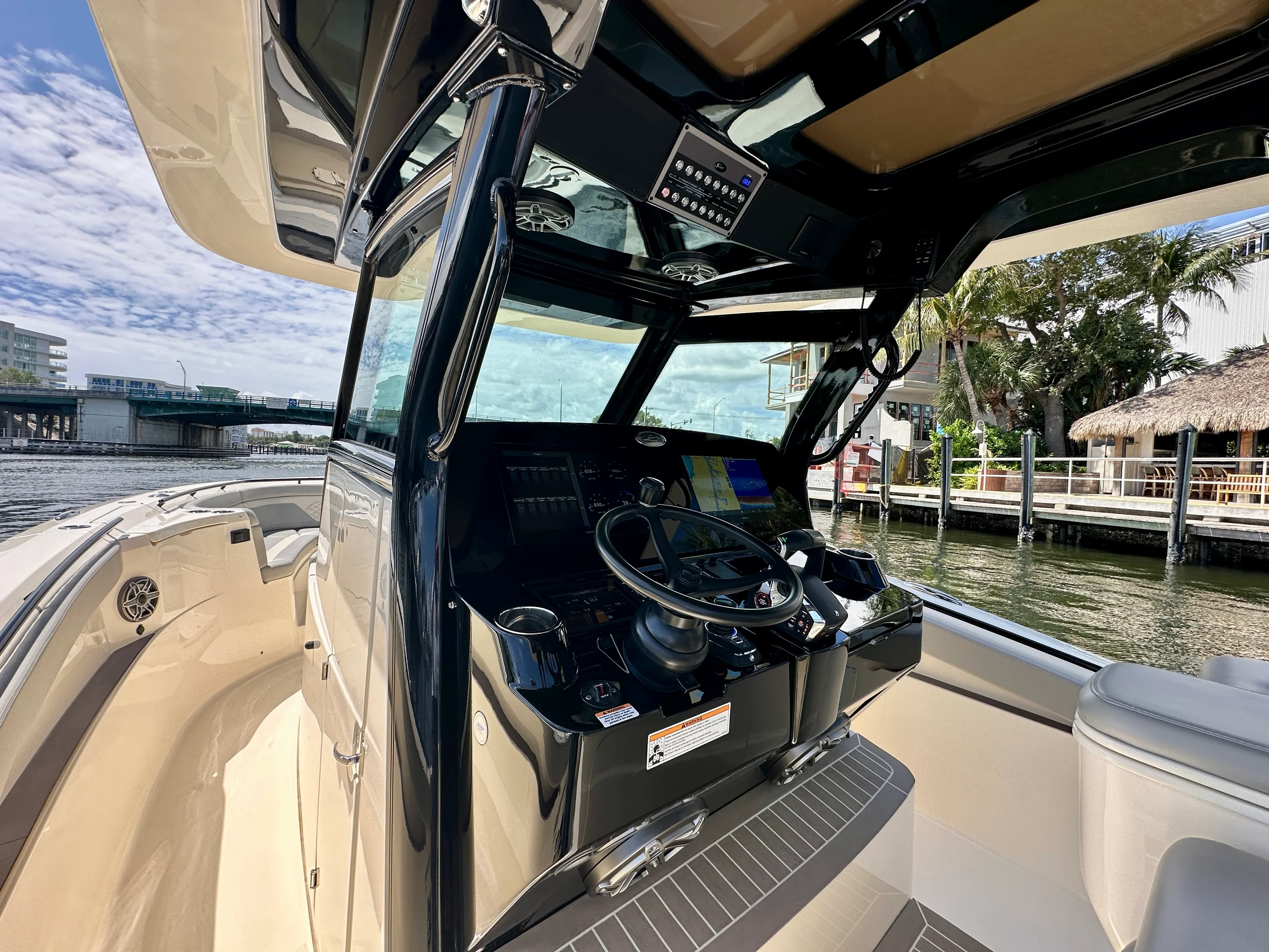 2025 Scout 330 LXF Image Thumbnail #19