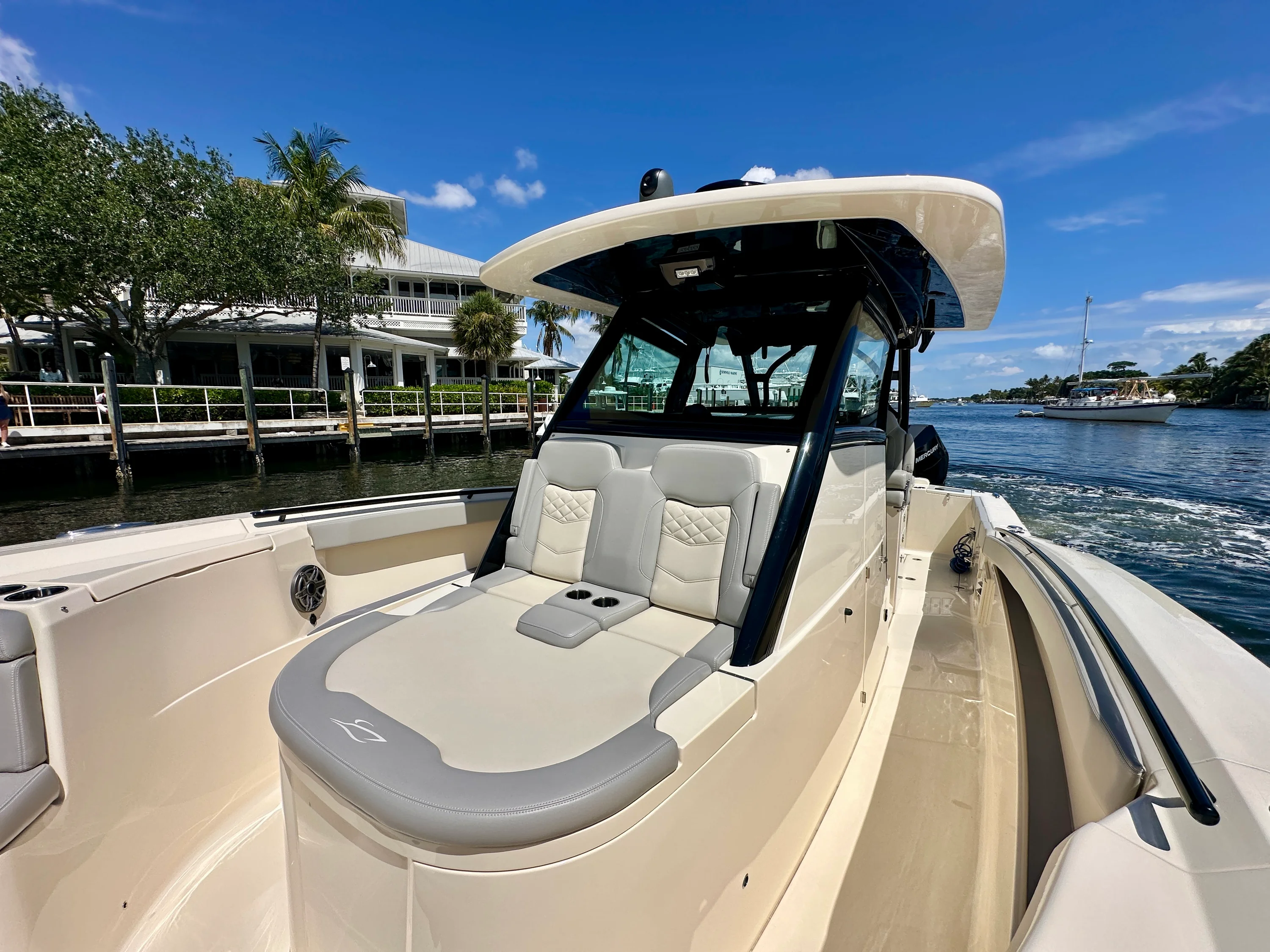 2025 Scout 330 LXF Image Thumbnail #17