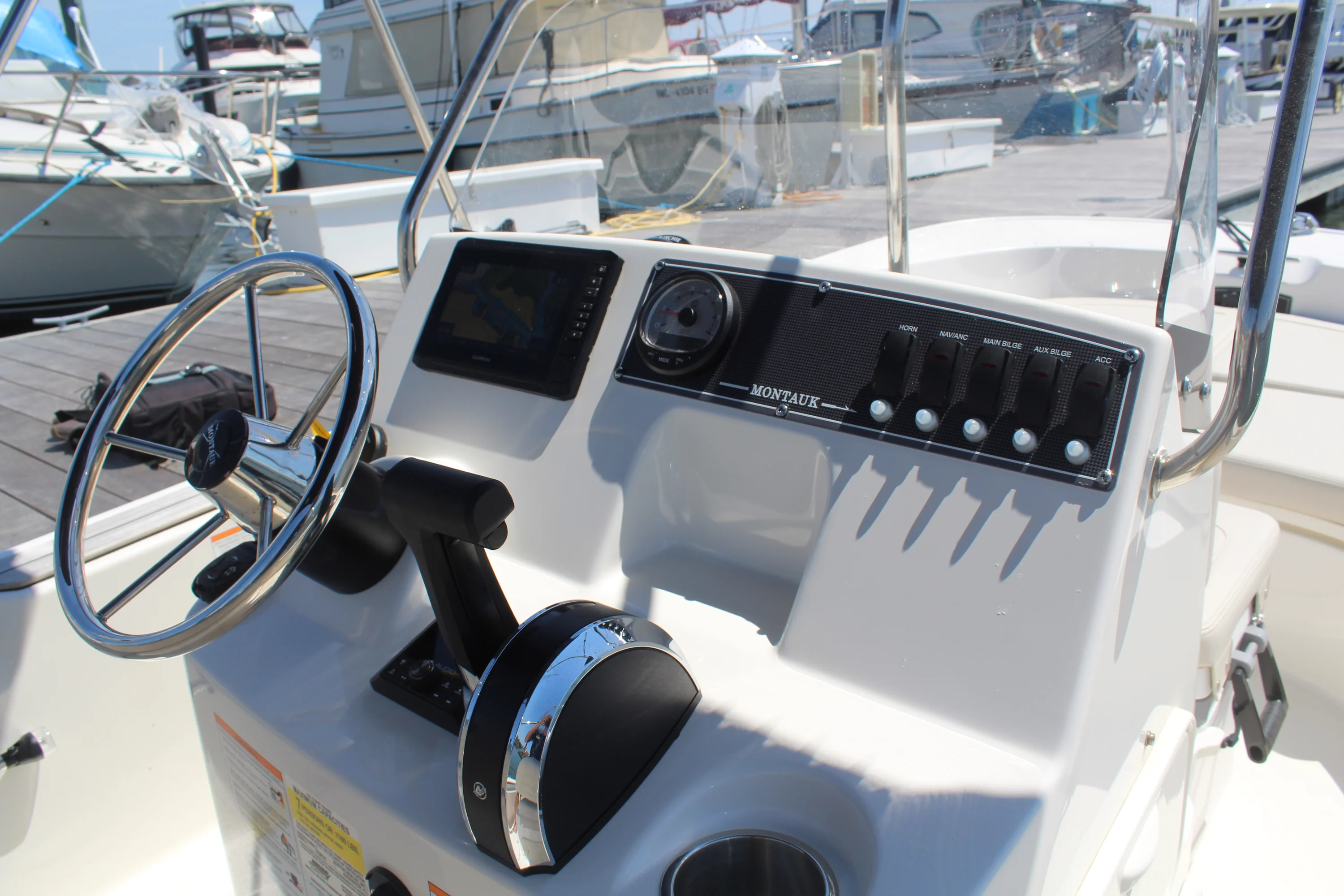 2025 Boston Whaler 170 MONTAUK Image Thumbnail #6
