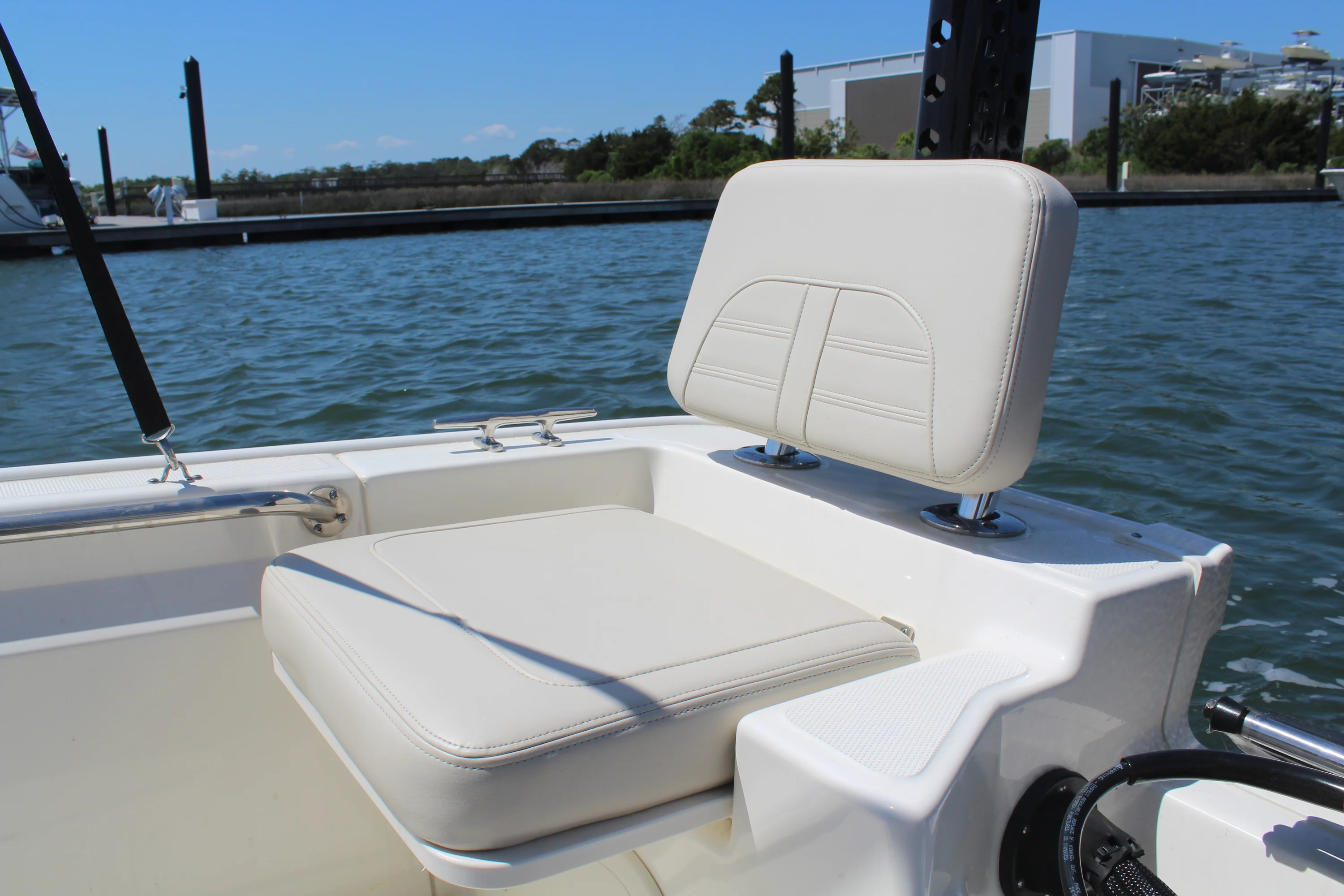 2025 Boston Whaler 170 MONTAUK Image Thumbnail #18