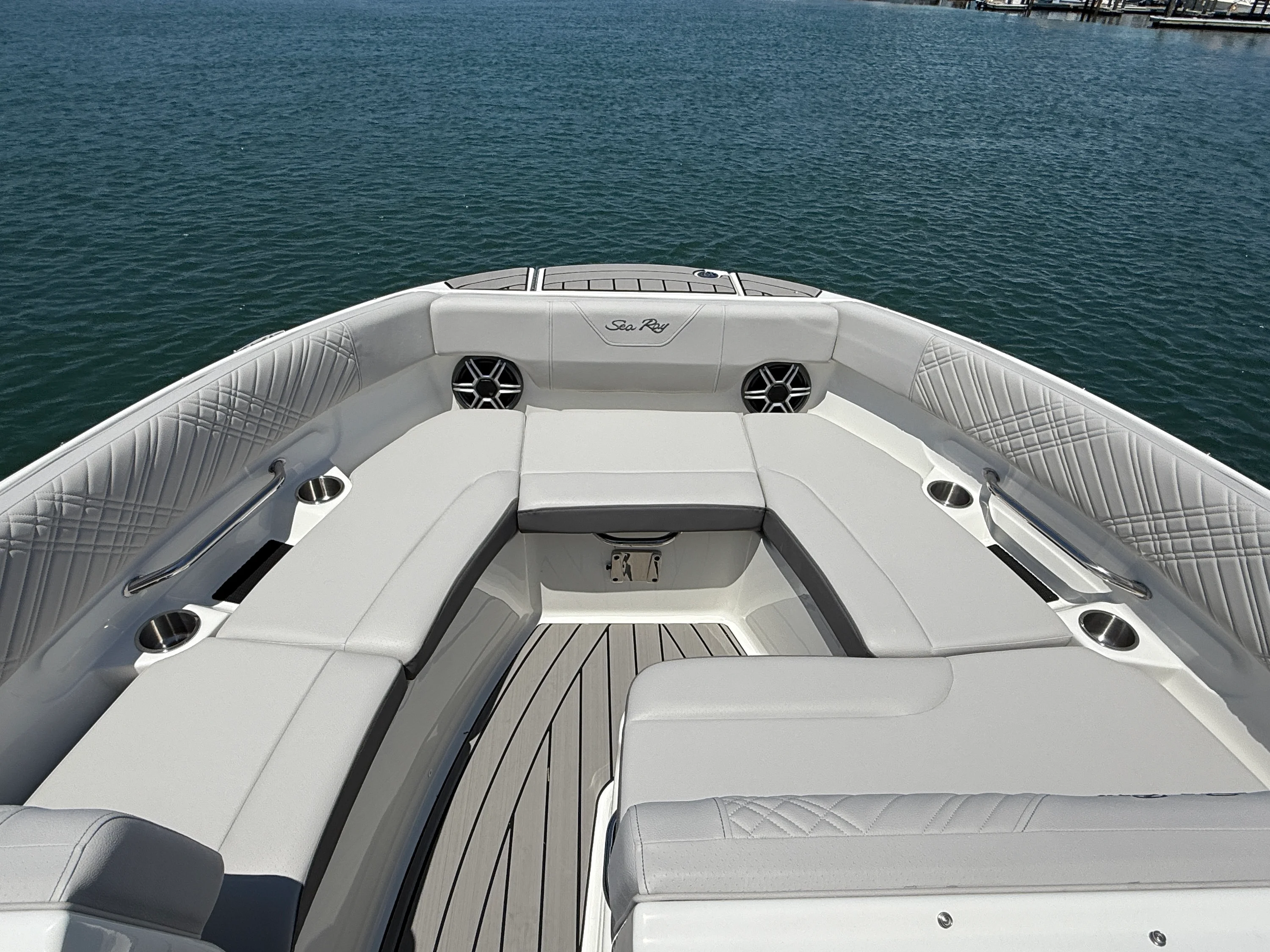 2026 Sea Ray SDX 230 Outboard Image Thumbnail #23