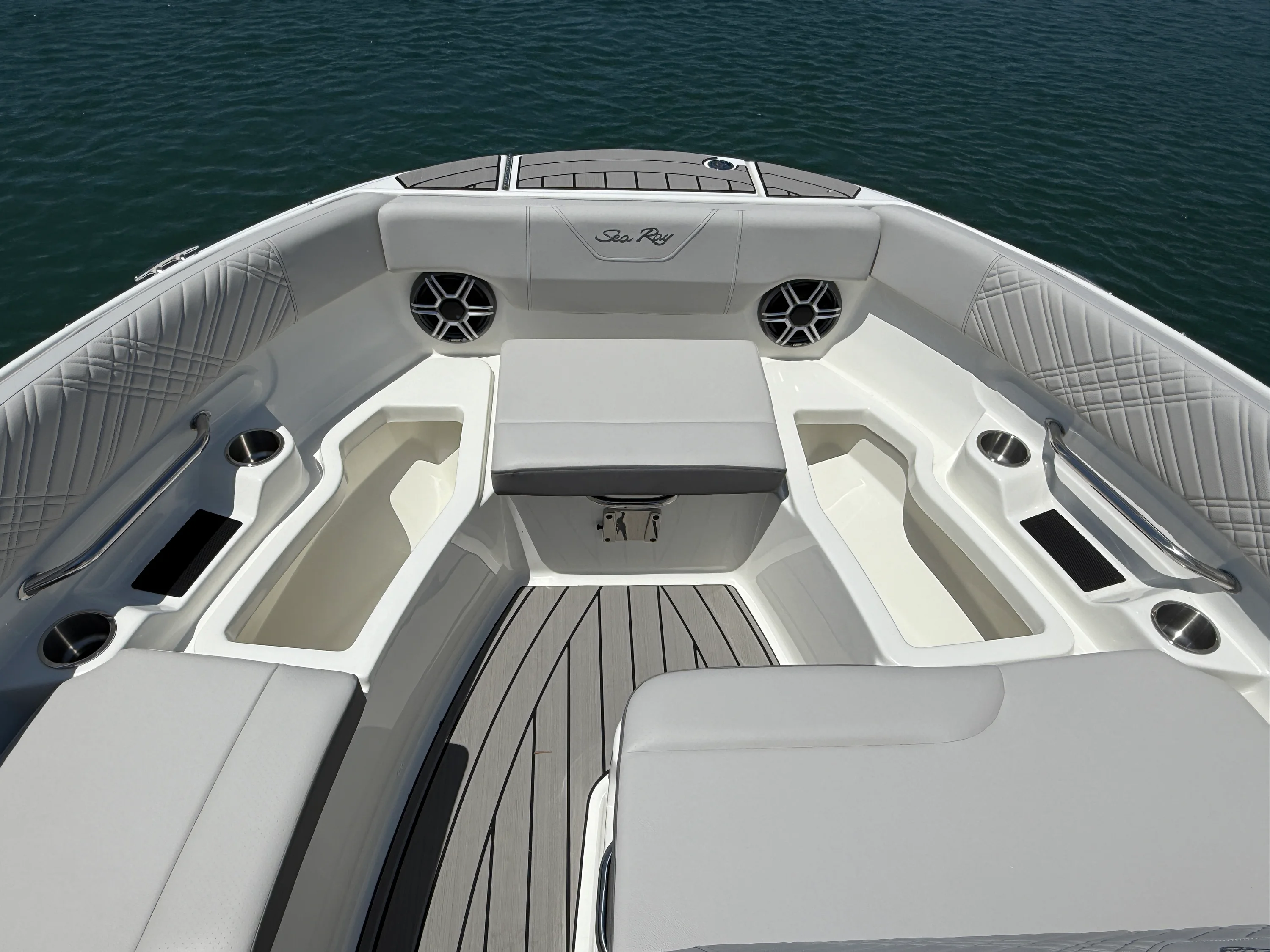2026 Sea Ray SDX 230 Outboard Image Thumbnail #24