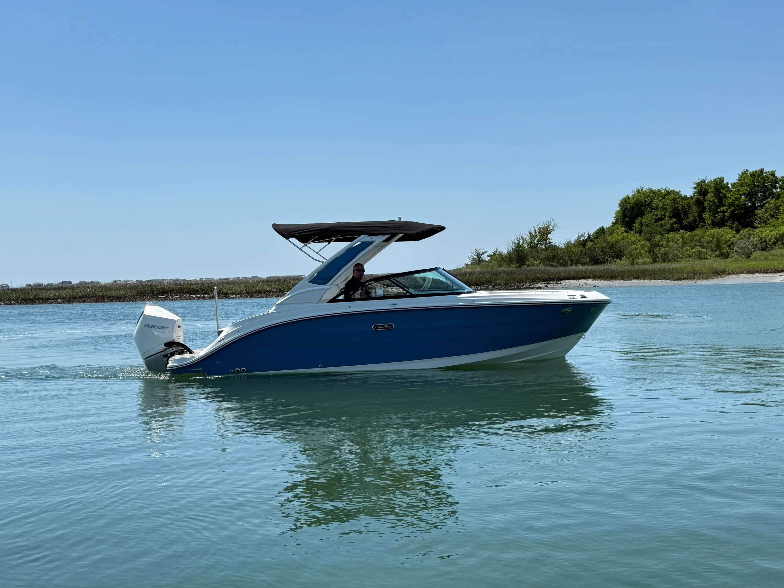 2026 Sea Ray SDX 230 Outboard Image Thumbnail #0
