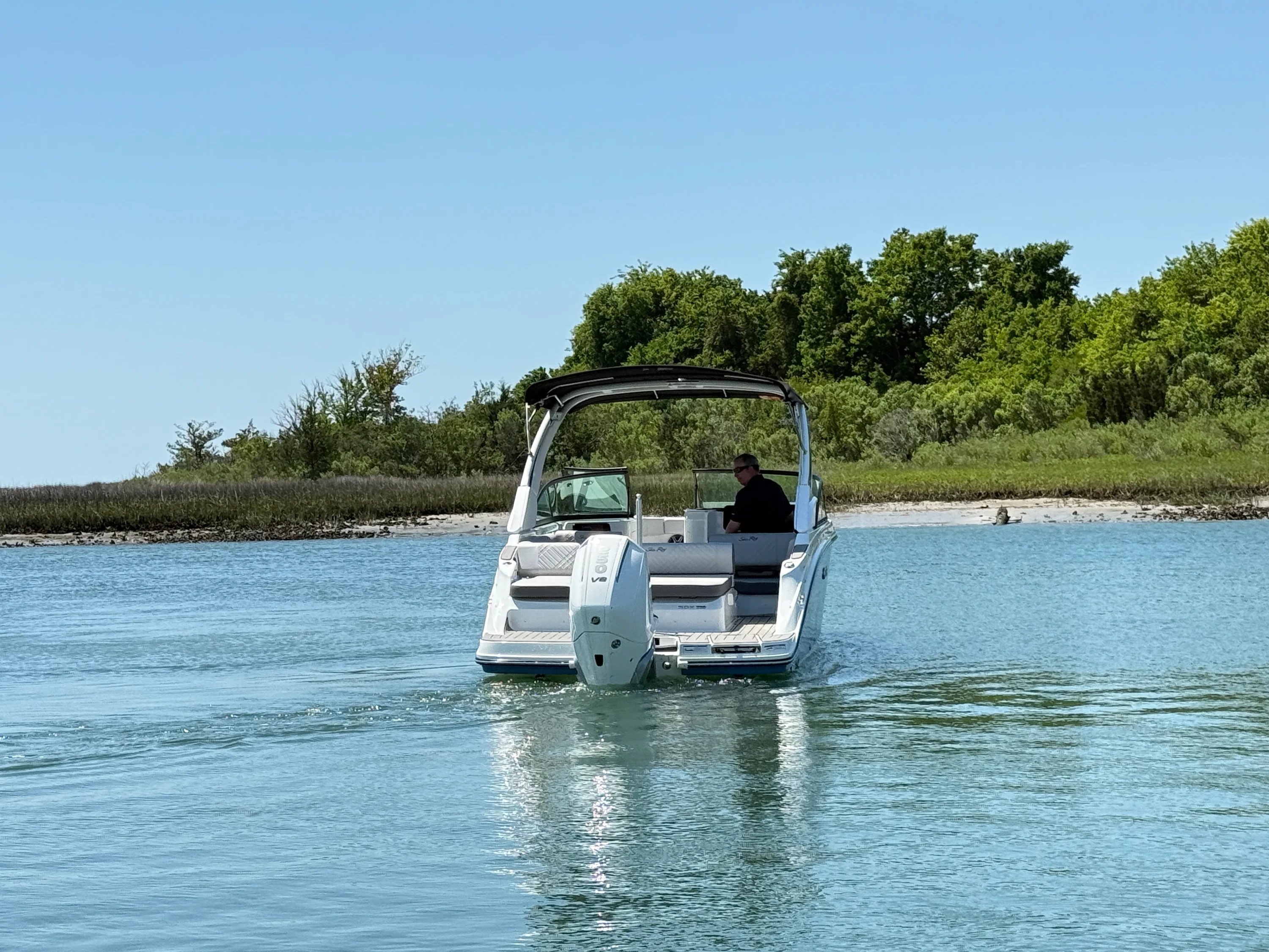 2026 Sea Ray SDX 230 Outboard Image Thumbnail #4