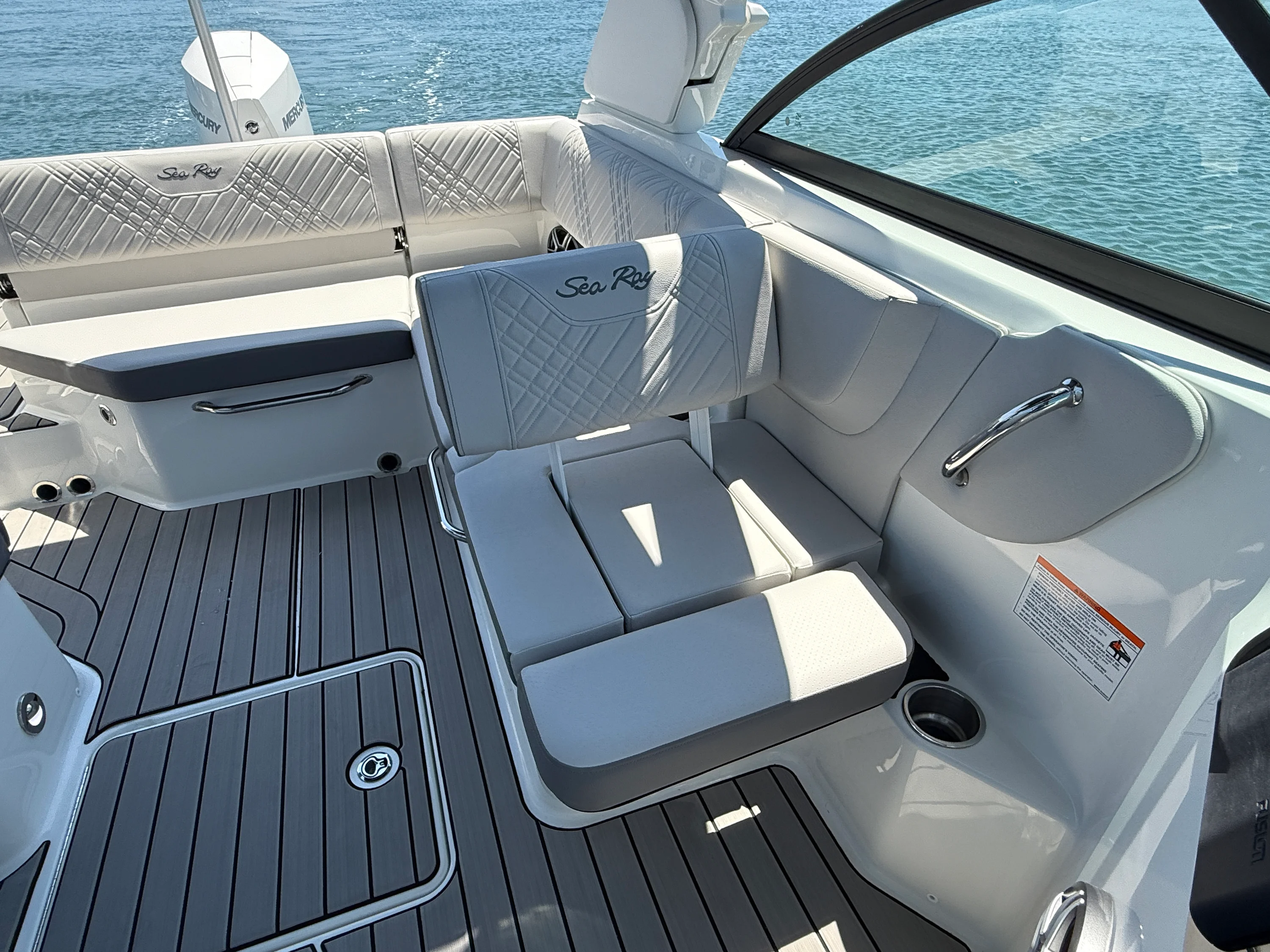 2026 Sea Ray SDX 230 Outboard Image Thumbnail #13