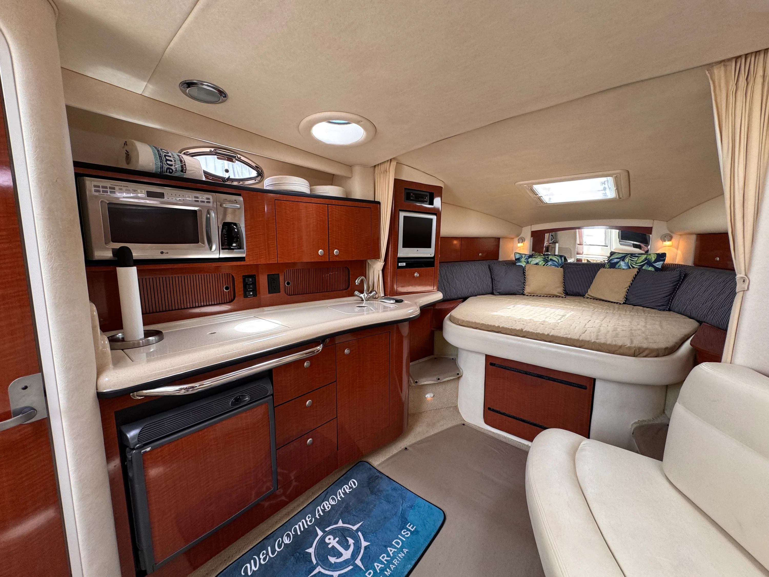 2005 Sea Ray 320 SUNDANCER Image Thumbnail #21