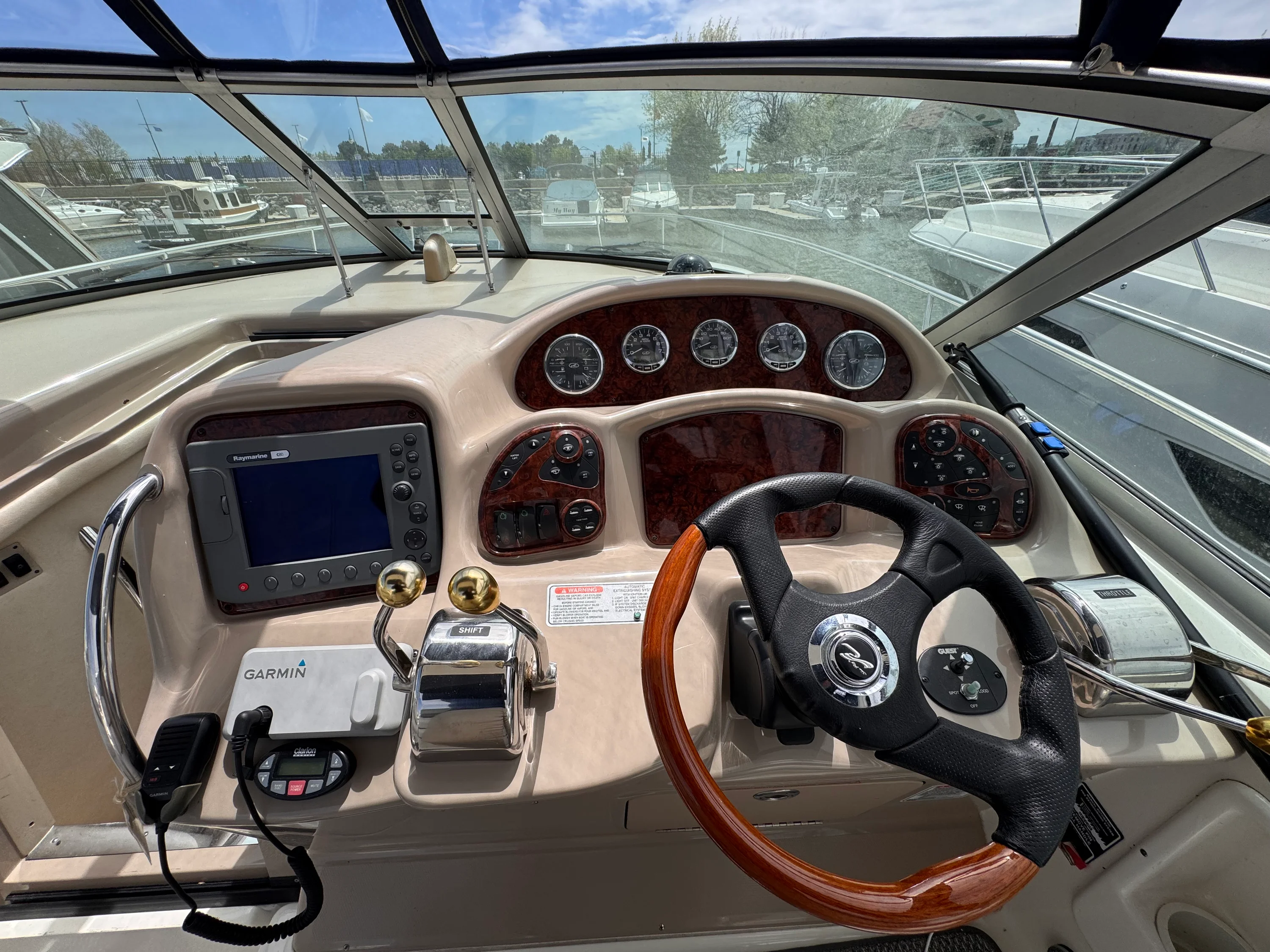 2005 Sea Ray 320 SUNDANCER Image Thumbnail #17