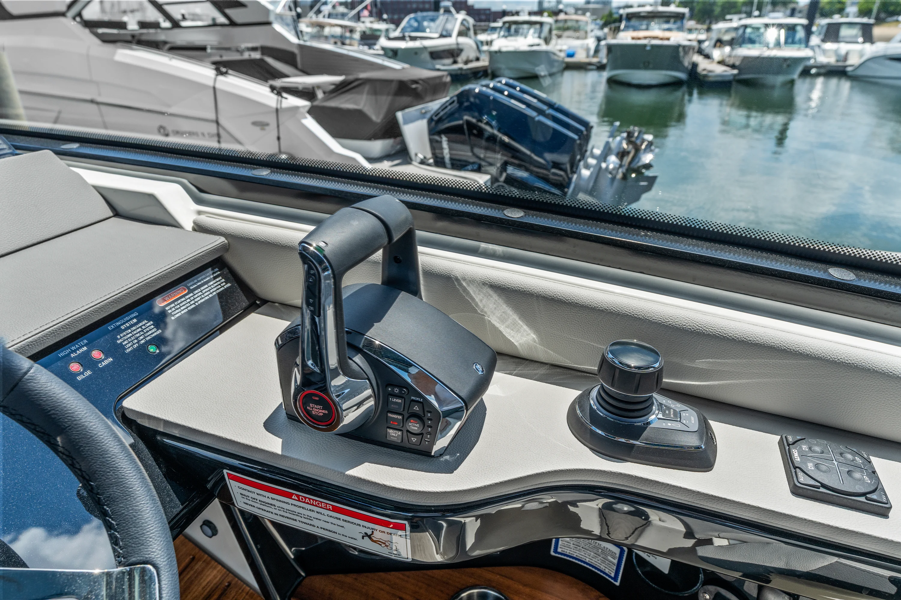 2026 Sea Ray Sundancer 370 Outboard Image Thumbnail #22