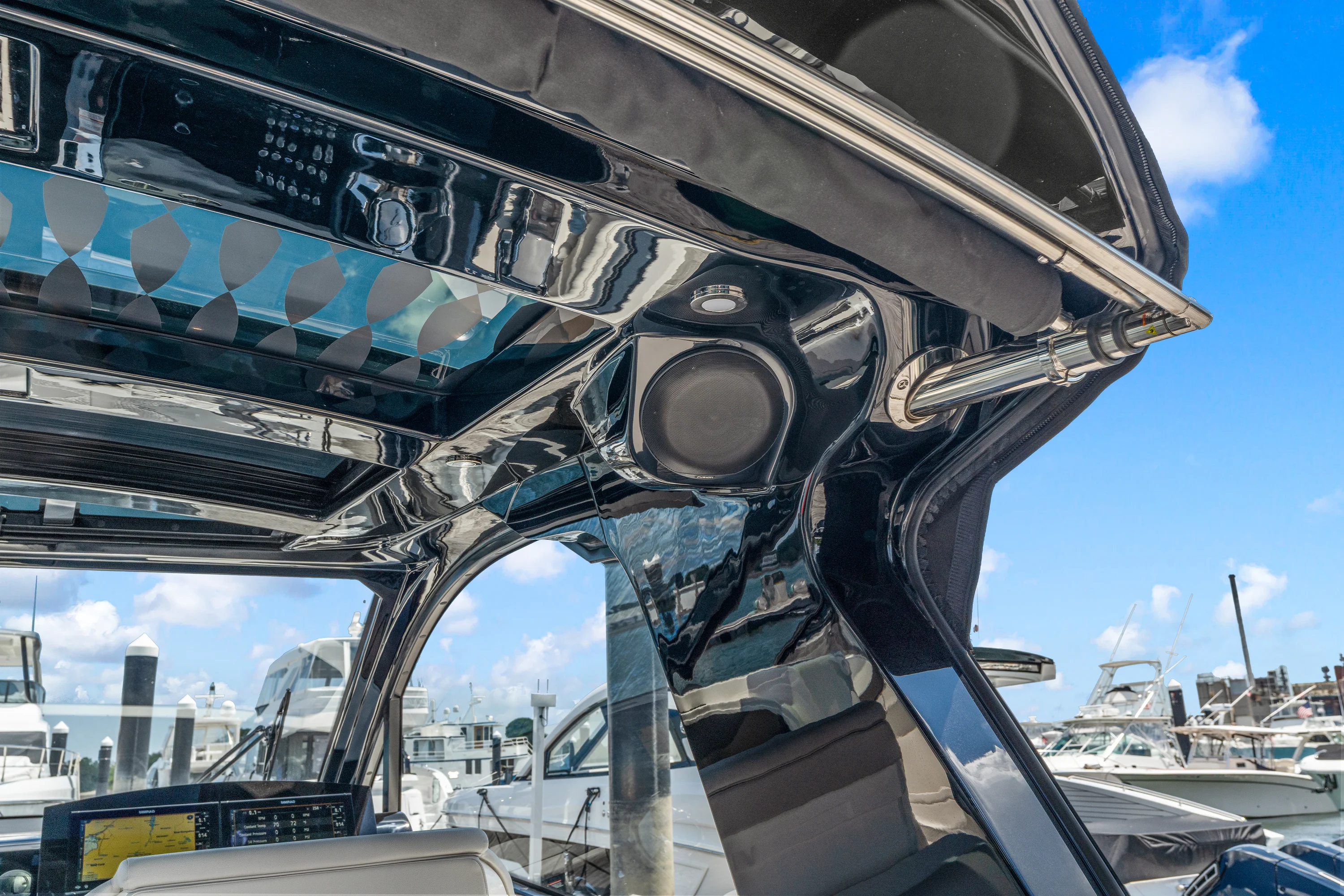 2026 Sea Ray Sundancer 370 Outboard Image Thumbnail #15