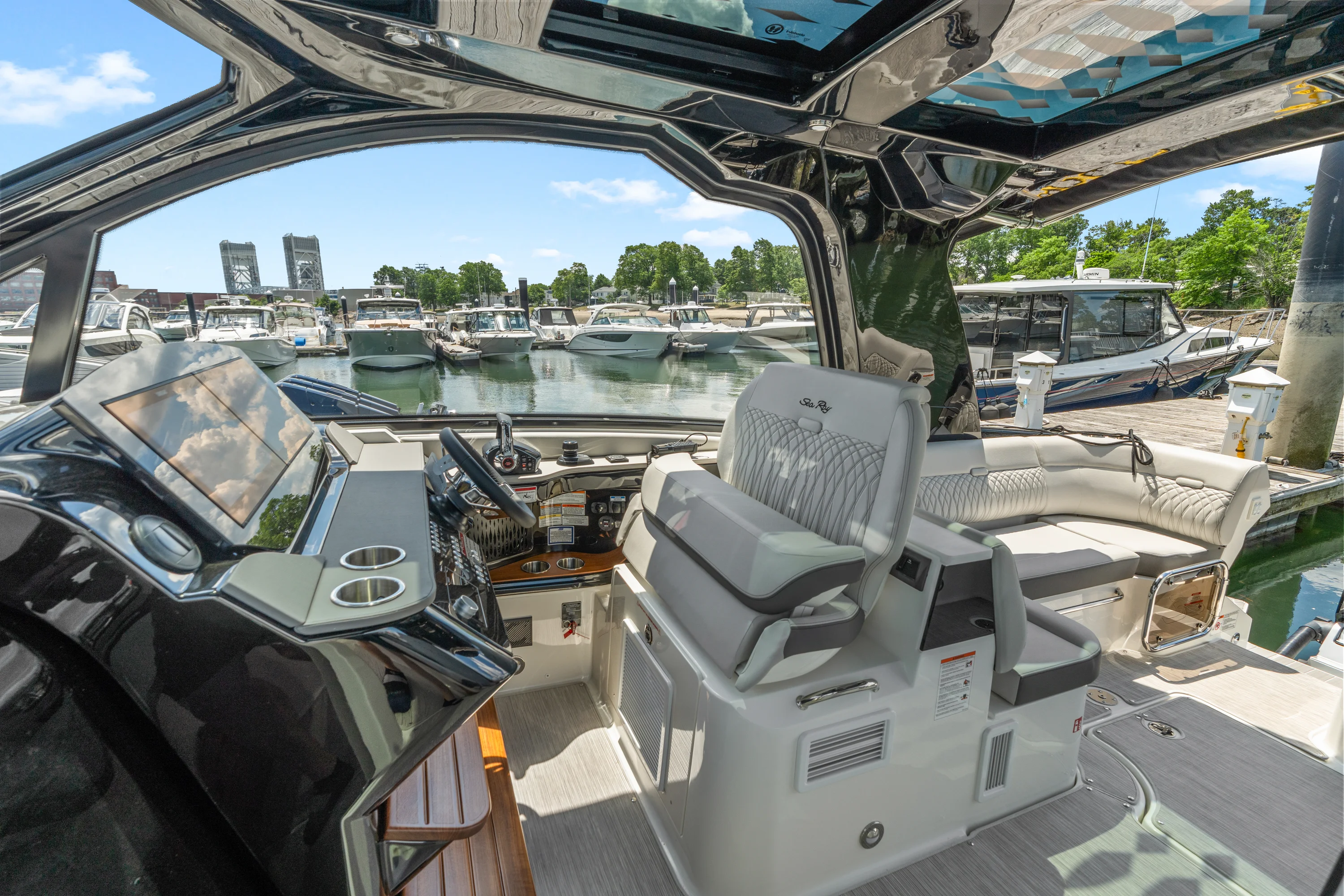 2026 Sea Ray Sundancer 370 Outboard Image Thumbnail #18