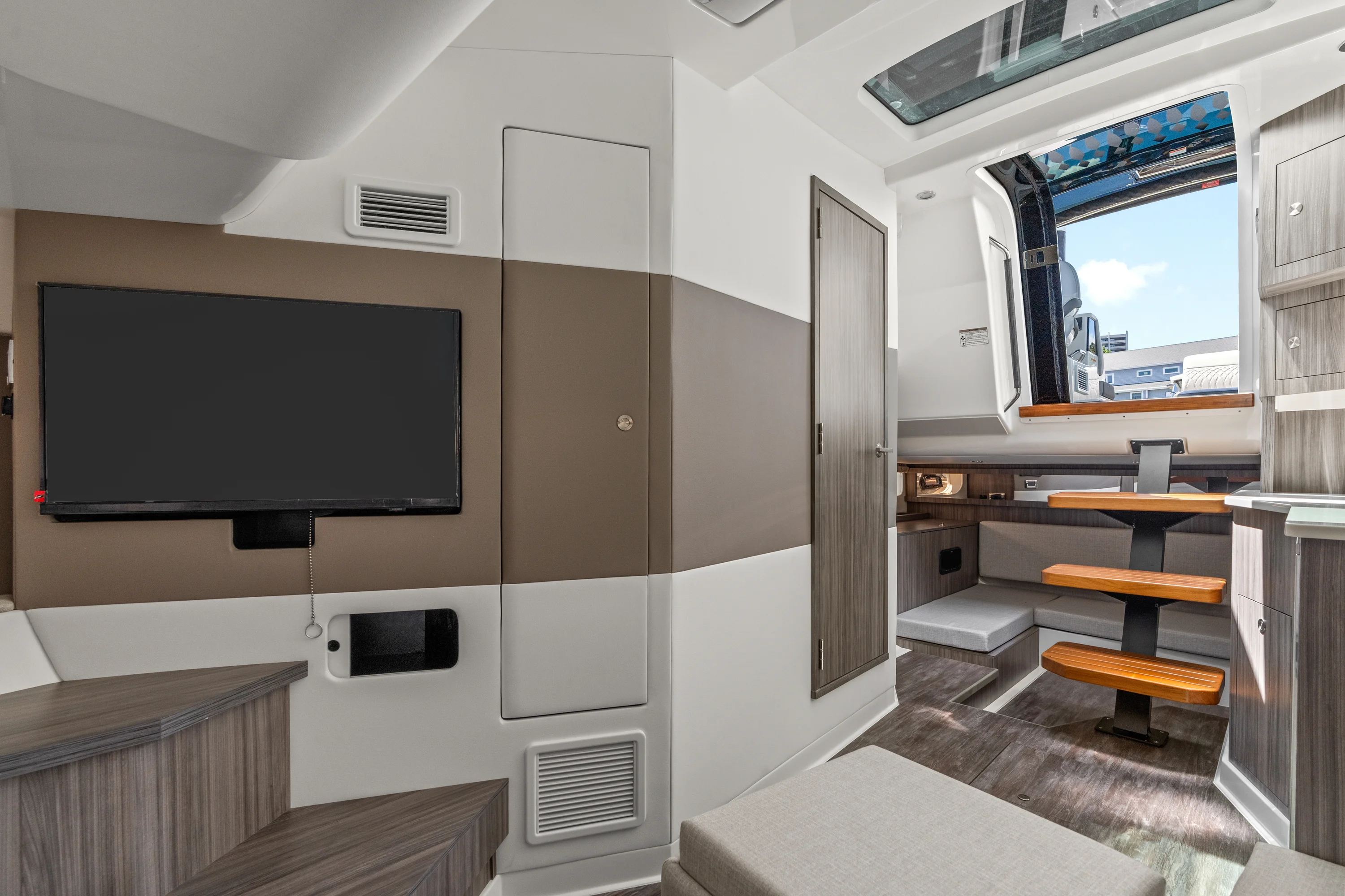2026 Sea Ray Sundancer 370 Outboard Image Thumbnail #29