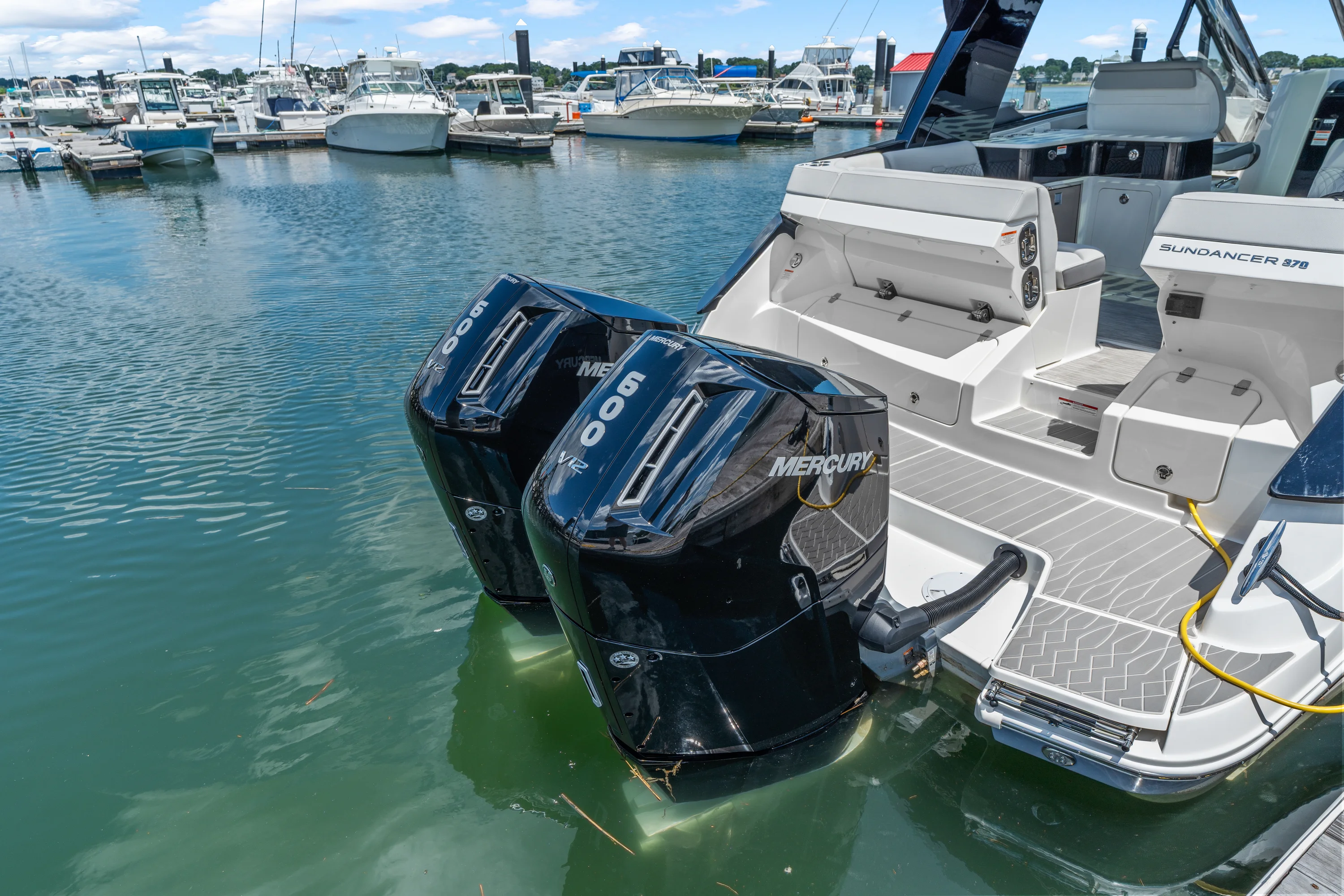 2026 Sea Ray Sundancer 370 Outboard Image Thumbnail #7