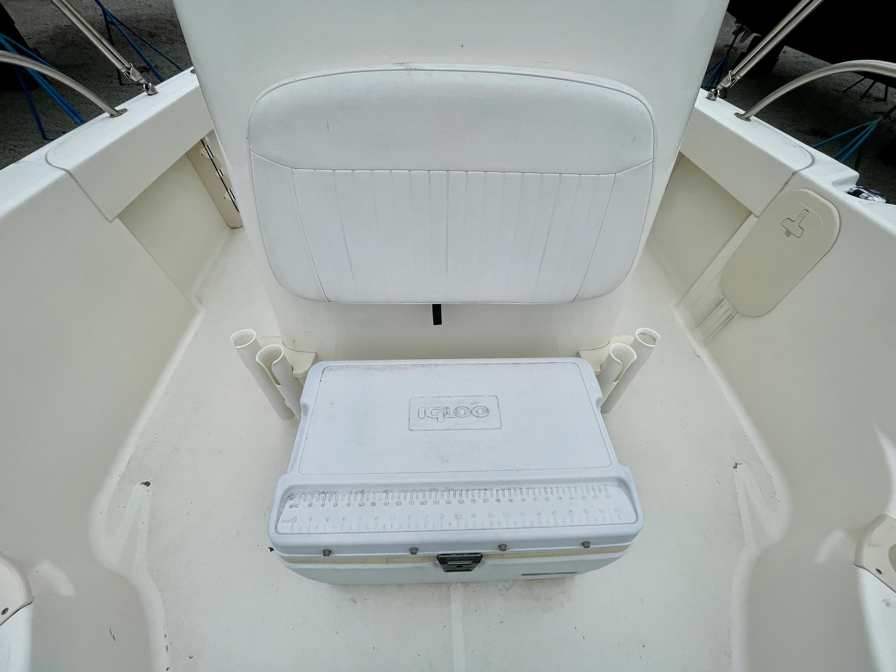 2020 Boston Whaler 190 Outrage Image Thumbnail #7