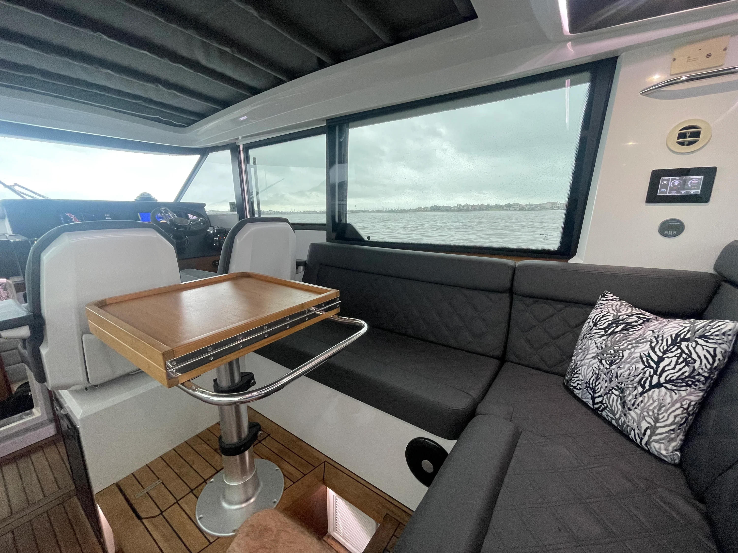 2020 Axopar 37 CROSS CABIN Image Thumbnail #19