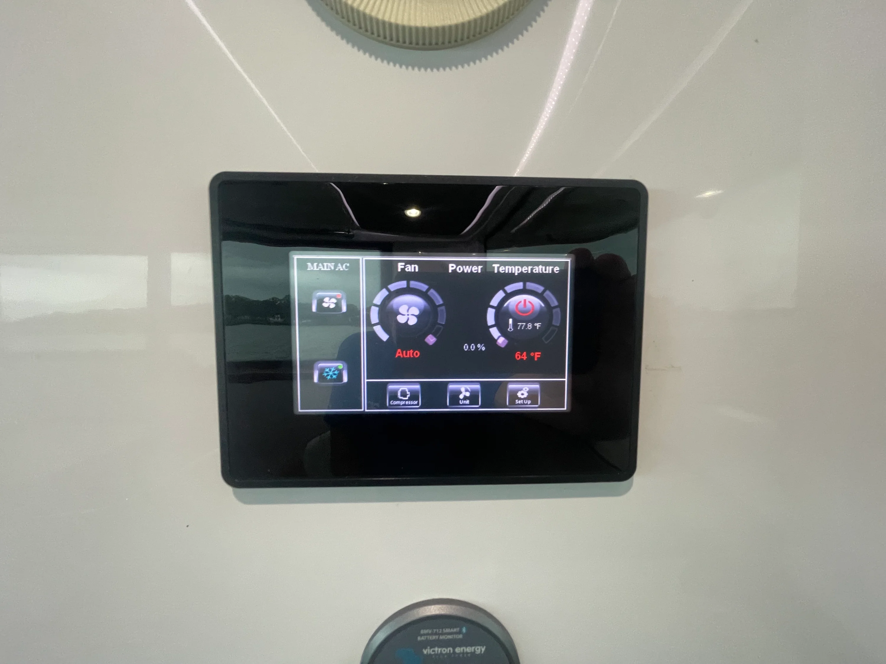 2020 Axopar 37 CROSS CABIN Image Thumbnail #26