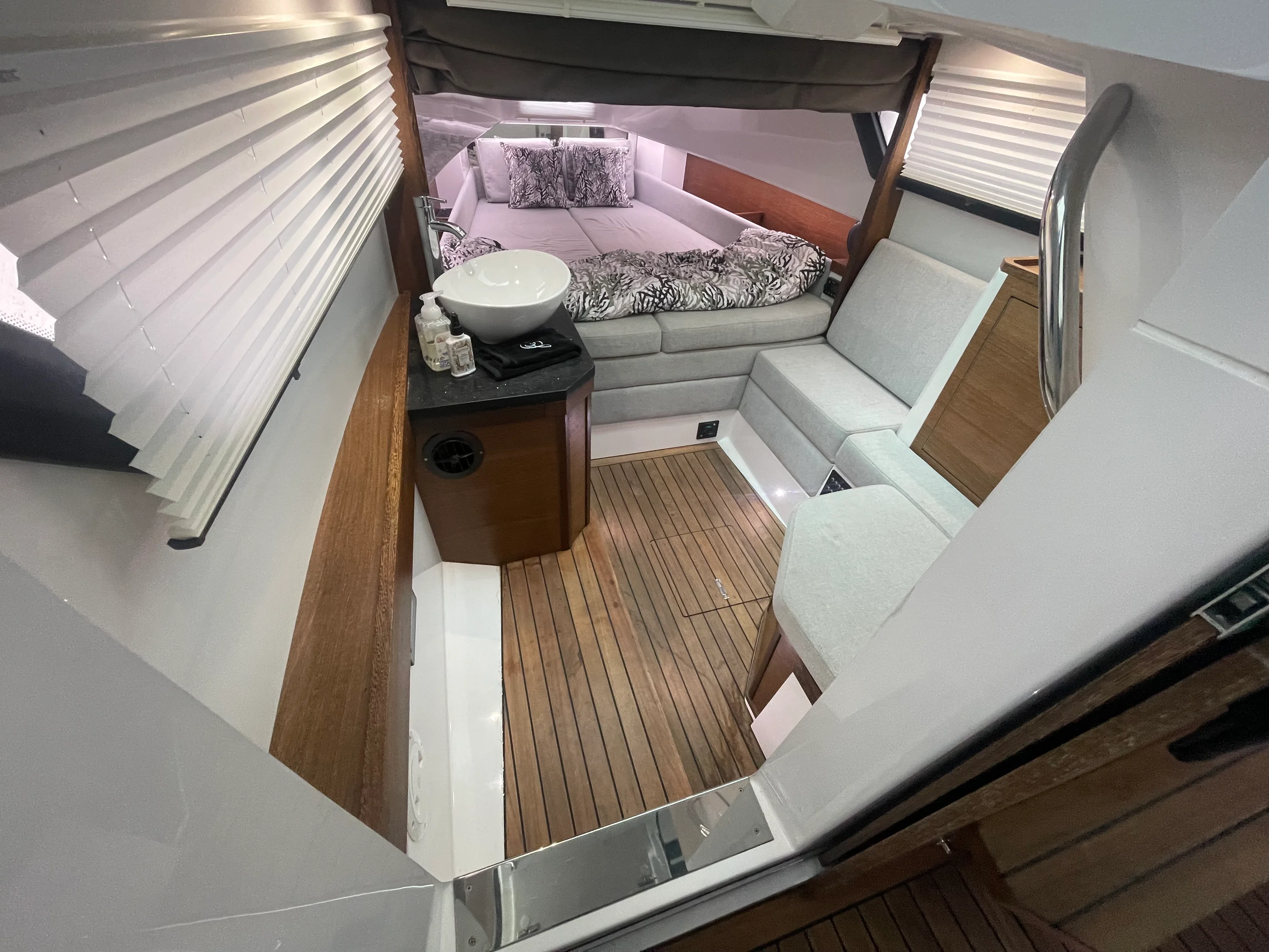 2020 Axopar 37 CROSS CABIN Image Thumbnail #25