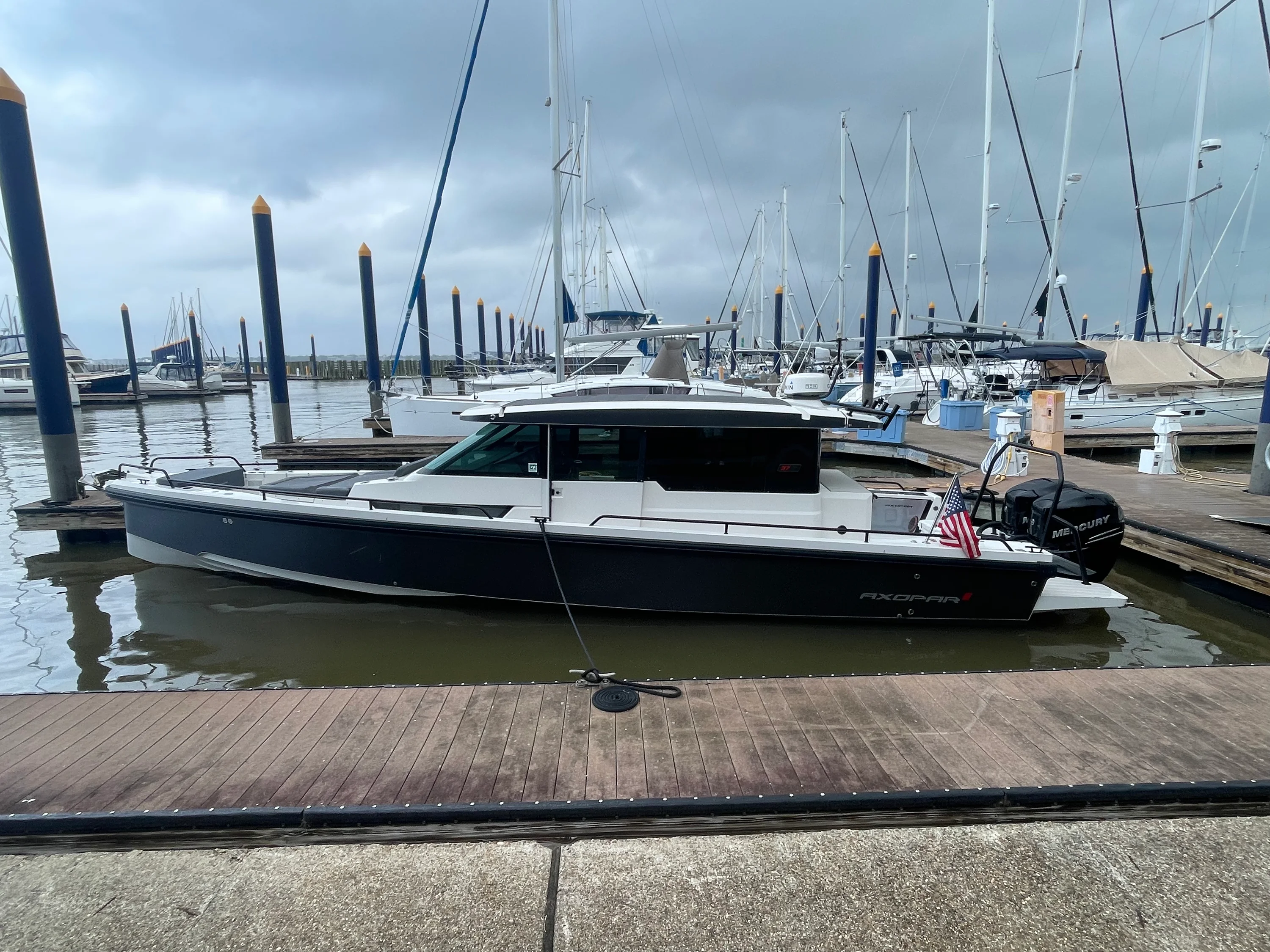 2020 Axopar 37 CROSS CABIN Image Thumbnail #2