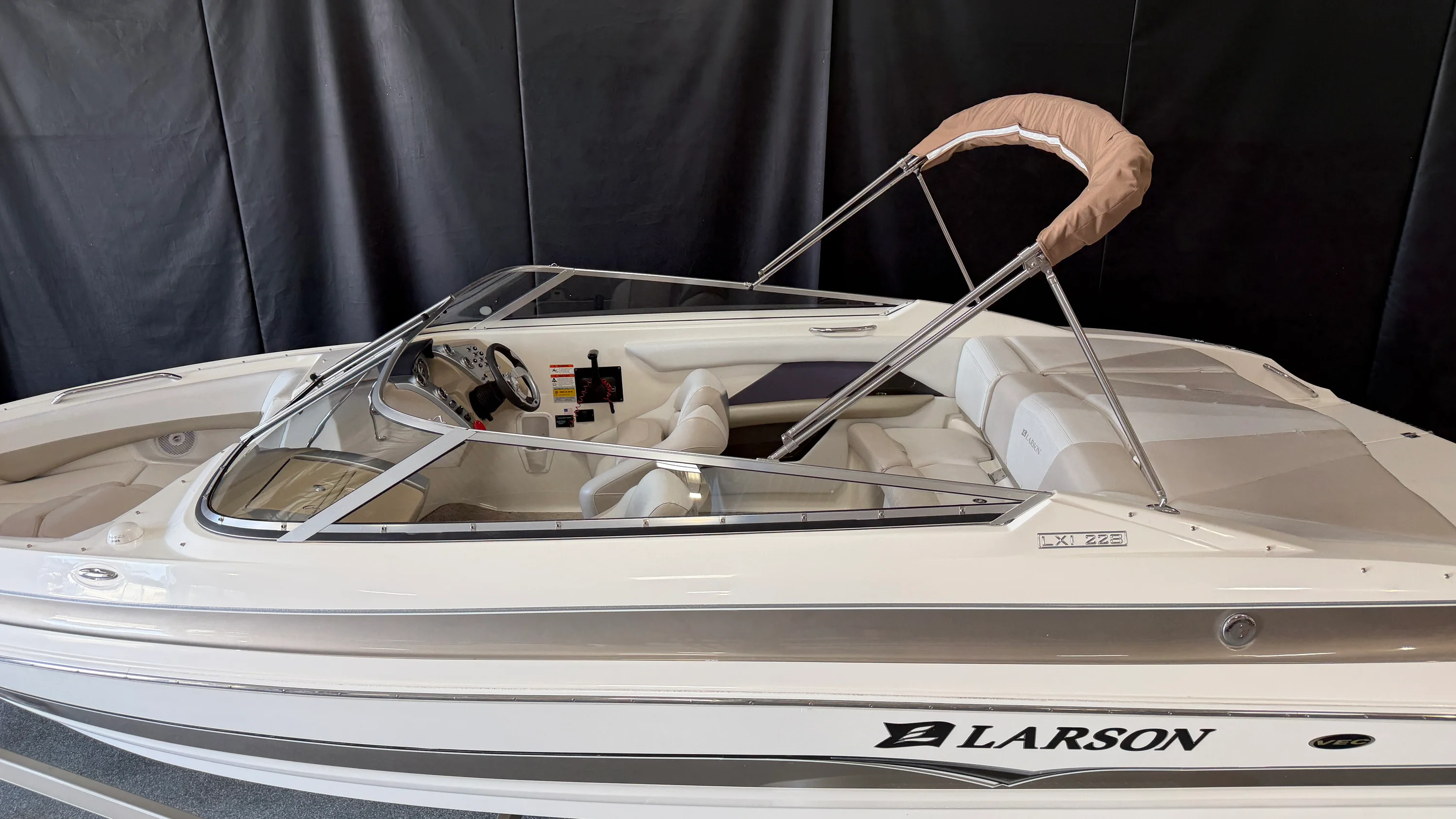 2006 Larson LXI228 Image Thumbnail #5