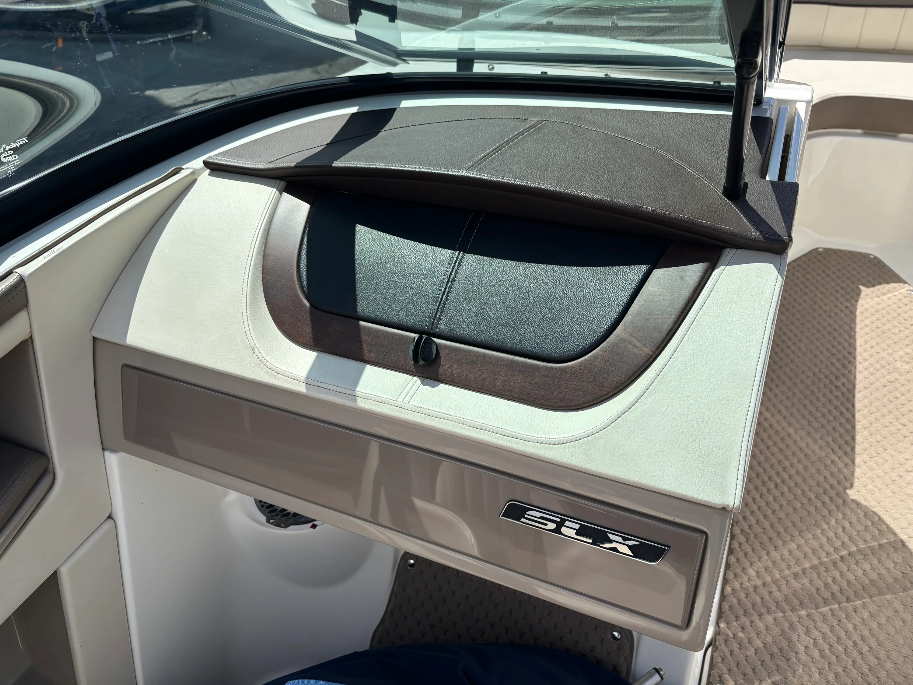 2013 Sea Ray 230 SLX Image Thumbnail #10