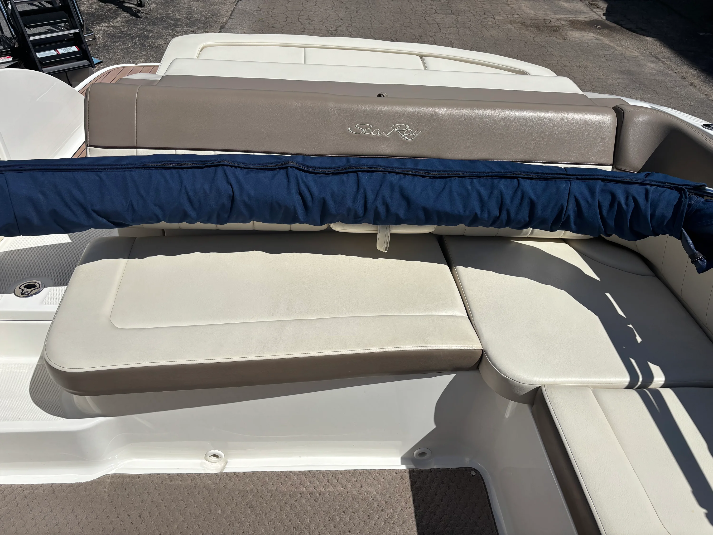 2013 Sea Ray 230 SLX Image Thumbnail #11