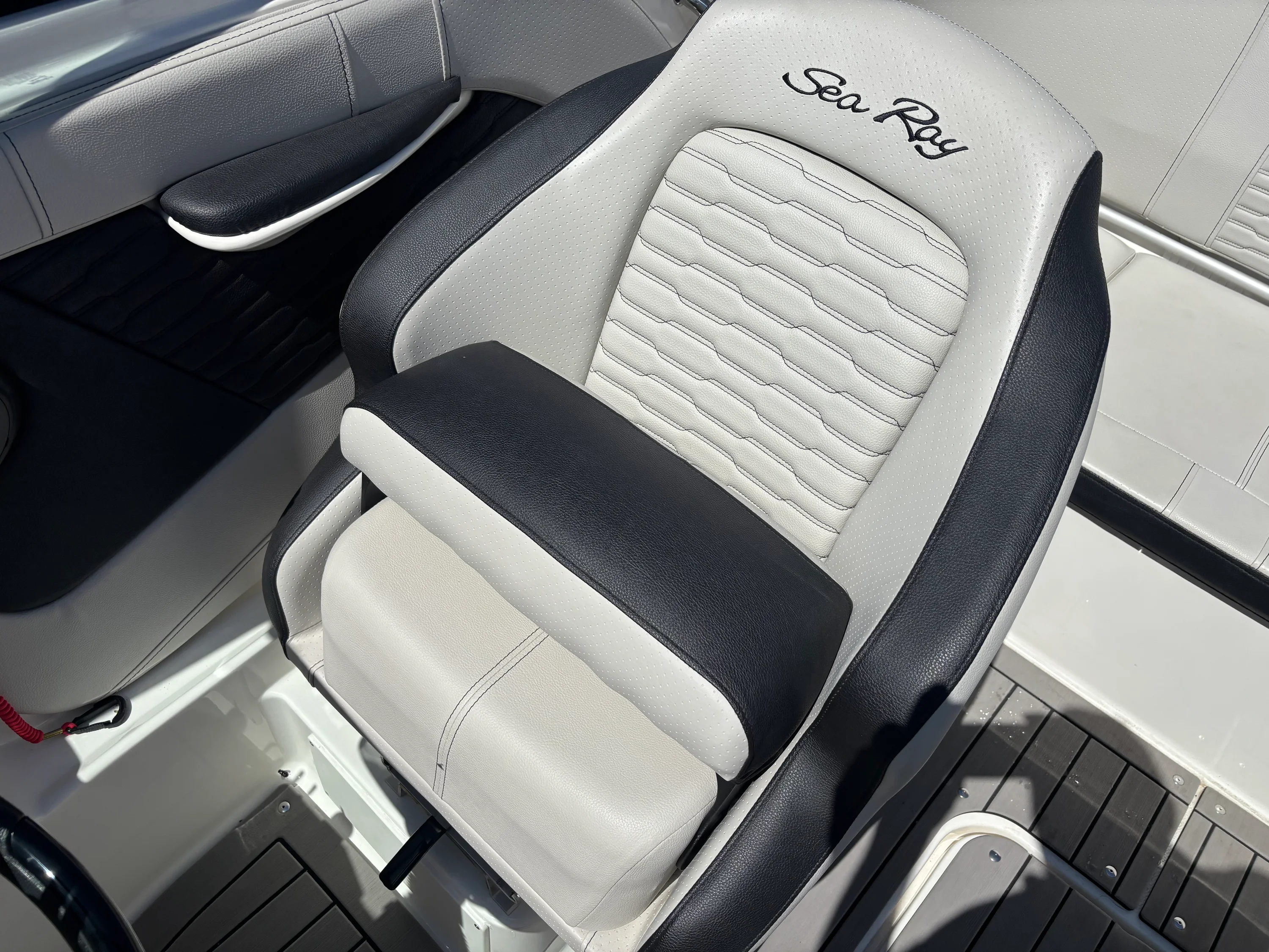 2022 Sea Ray SPX 190 Image Thumbnail #5