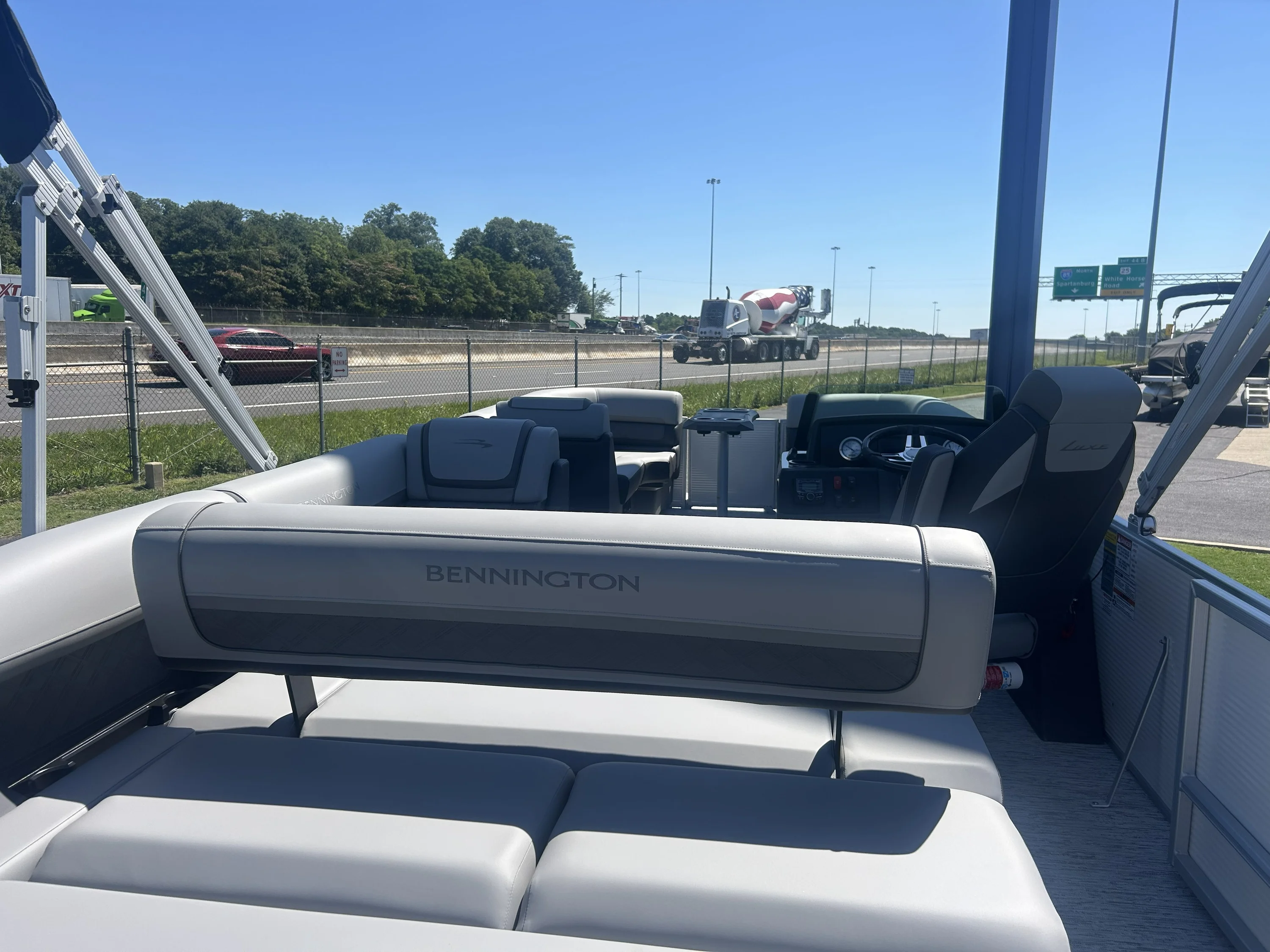 2026 Bennington 22 SSB LUXE Image Thumbnail #9