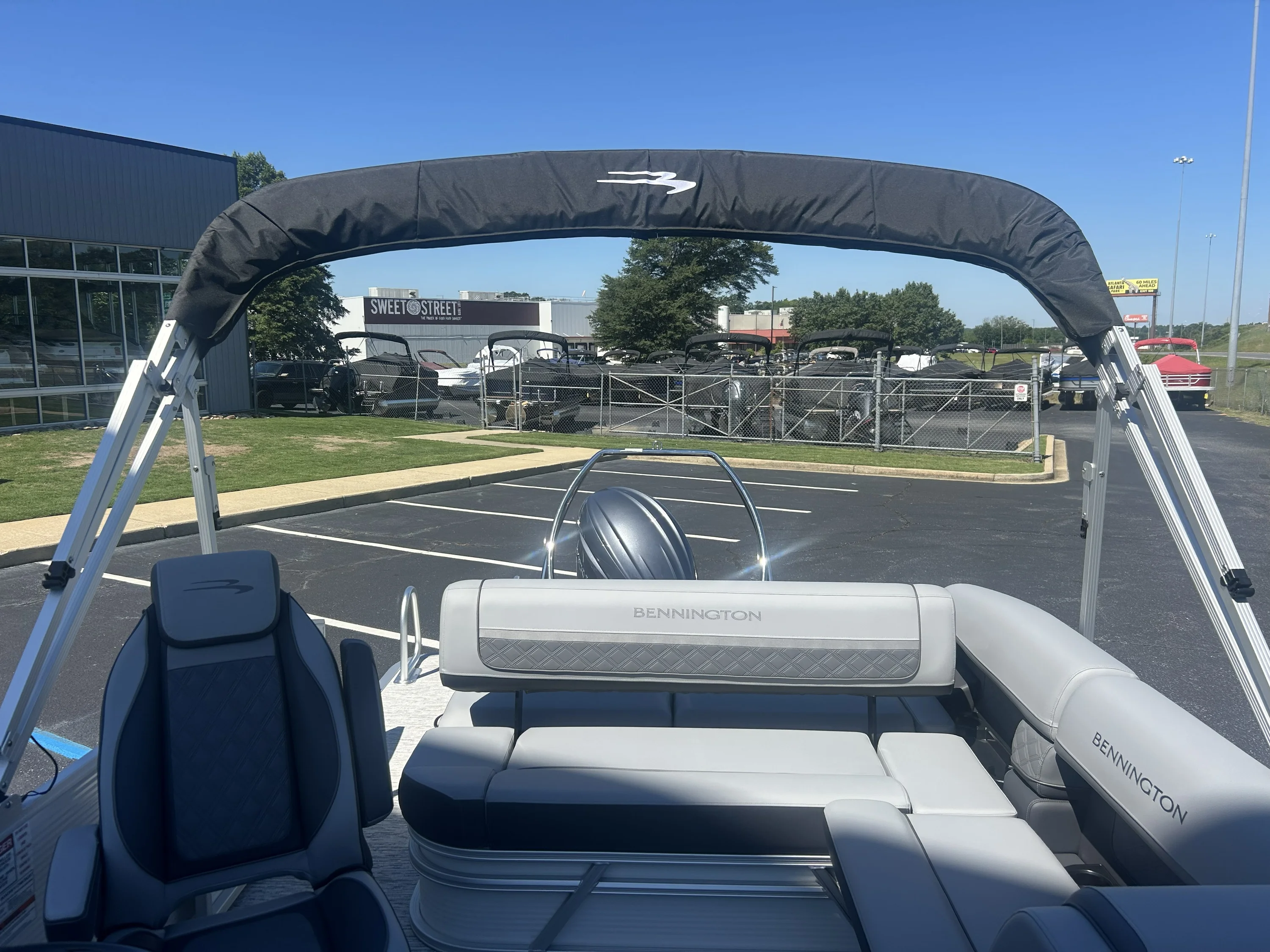 2026 Bennington 22 SSB LUXE Image Thumbnail #19