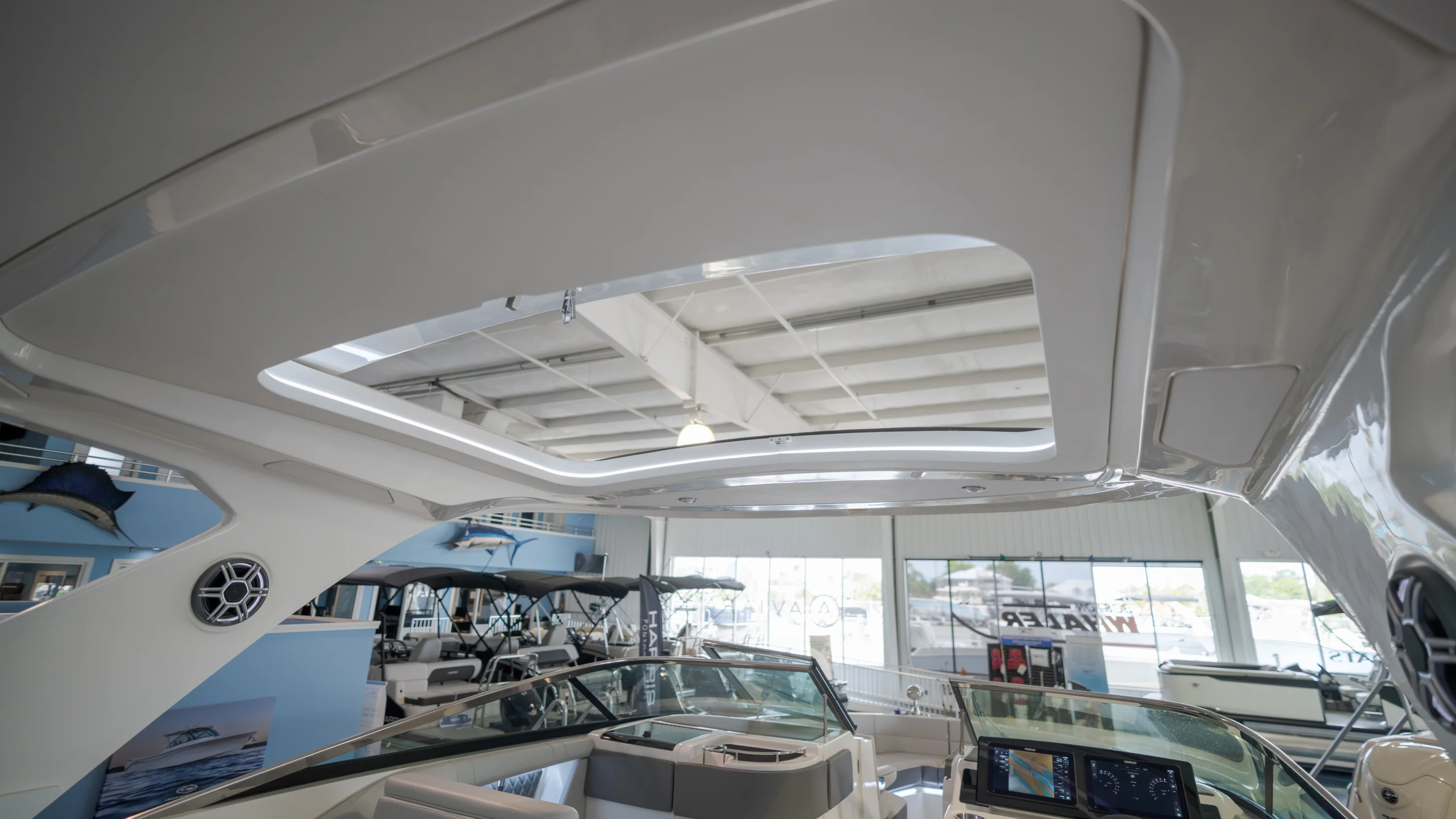 2026 Sea Ray SLX 310 Outboard Image Thumbnail #39