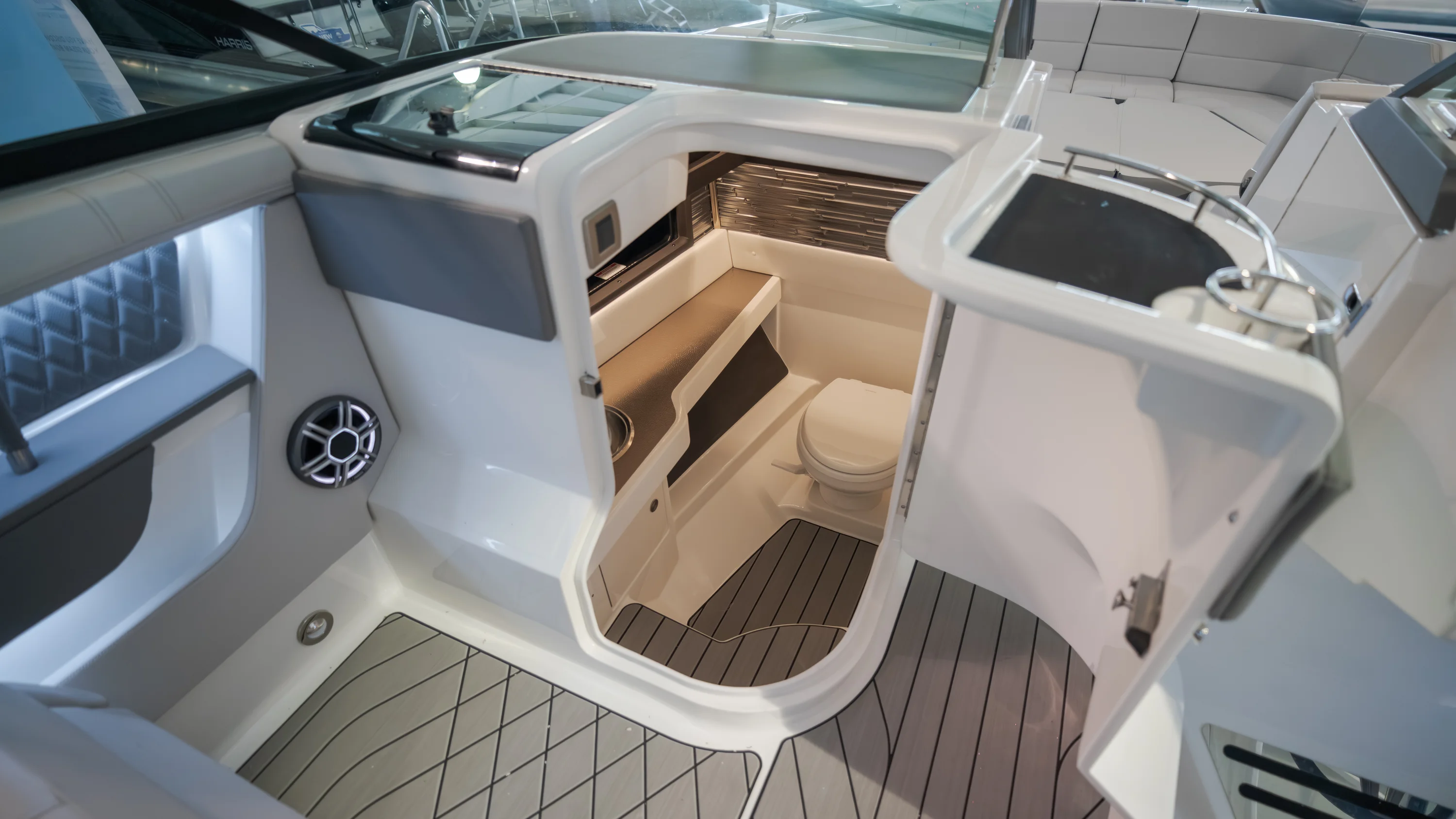2026 Sea Ray SLX 310 Outboard Image Thumbnail #24